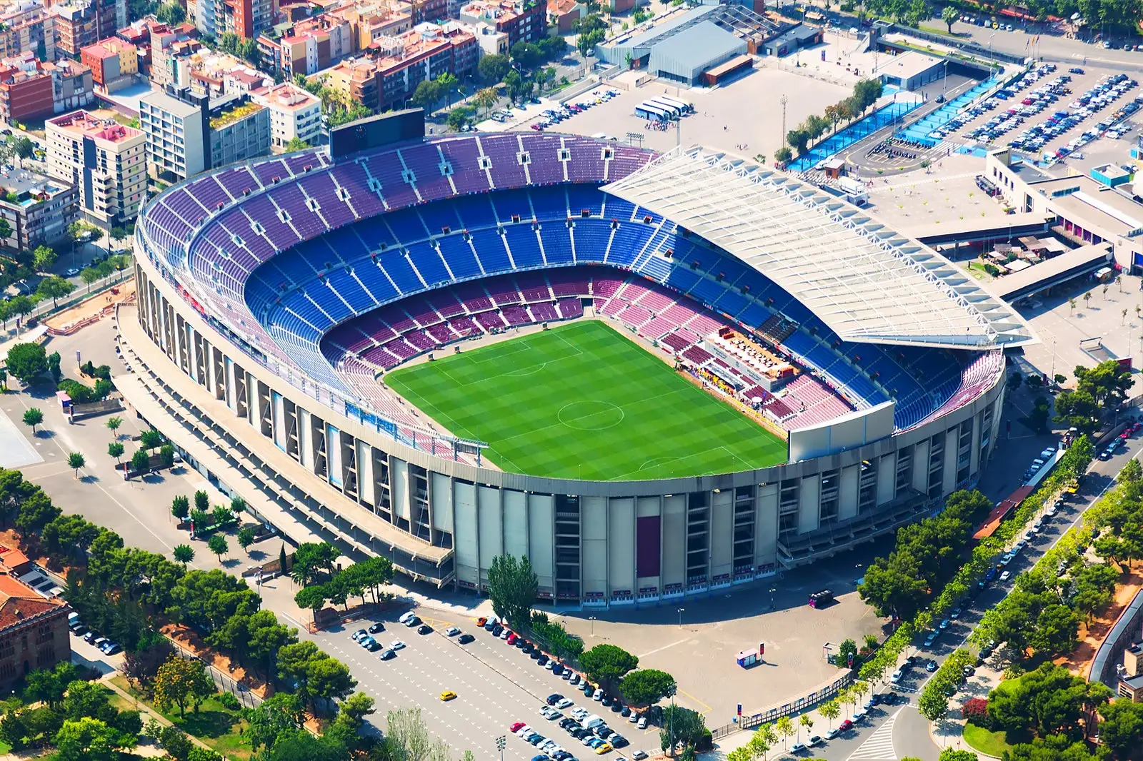 Sân vận động Camp Nou - Biểu tượng kiến trúc và bóng đá của Barcelona