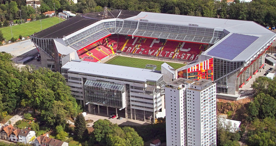 Sân vận động Fritz-Walter-Stadion – Ngôi nhà của câu lạc bộ bóng đá Kaiserslautern