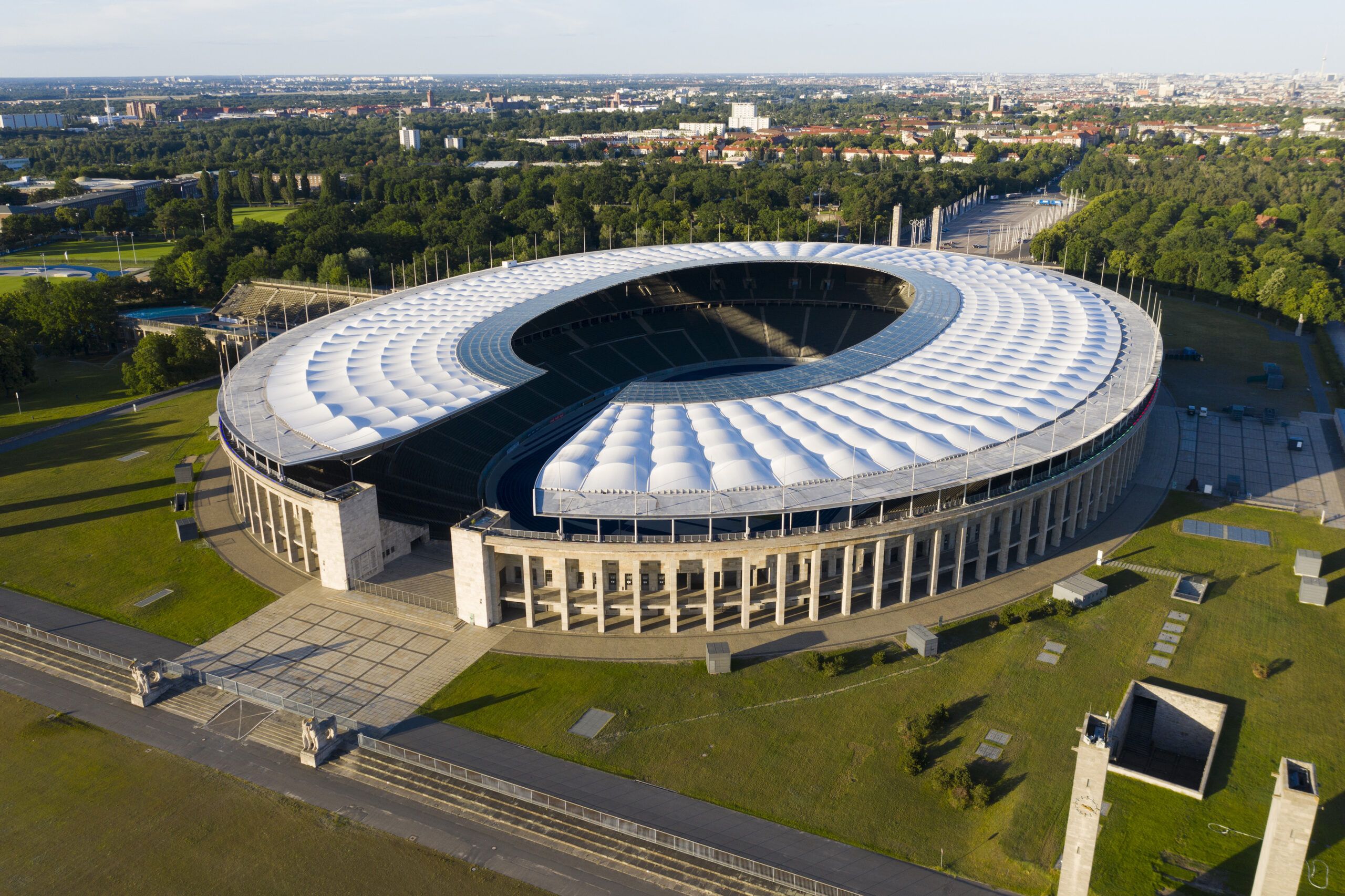 Sân vận động Olympiastadion – Sân vận động nổi tiếng của thủ đô Berlin