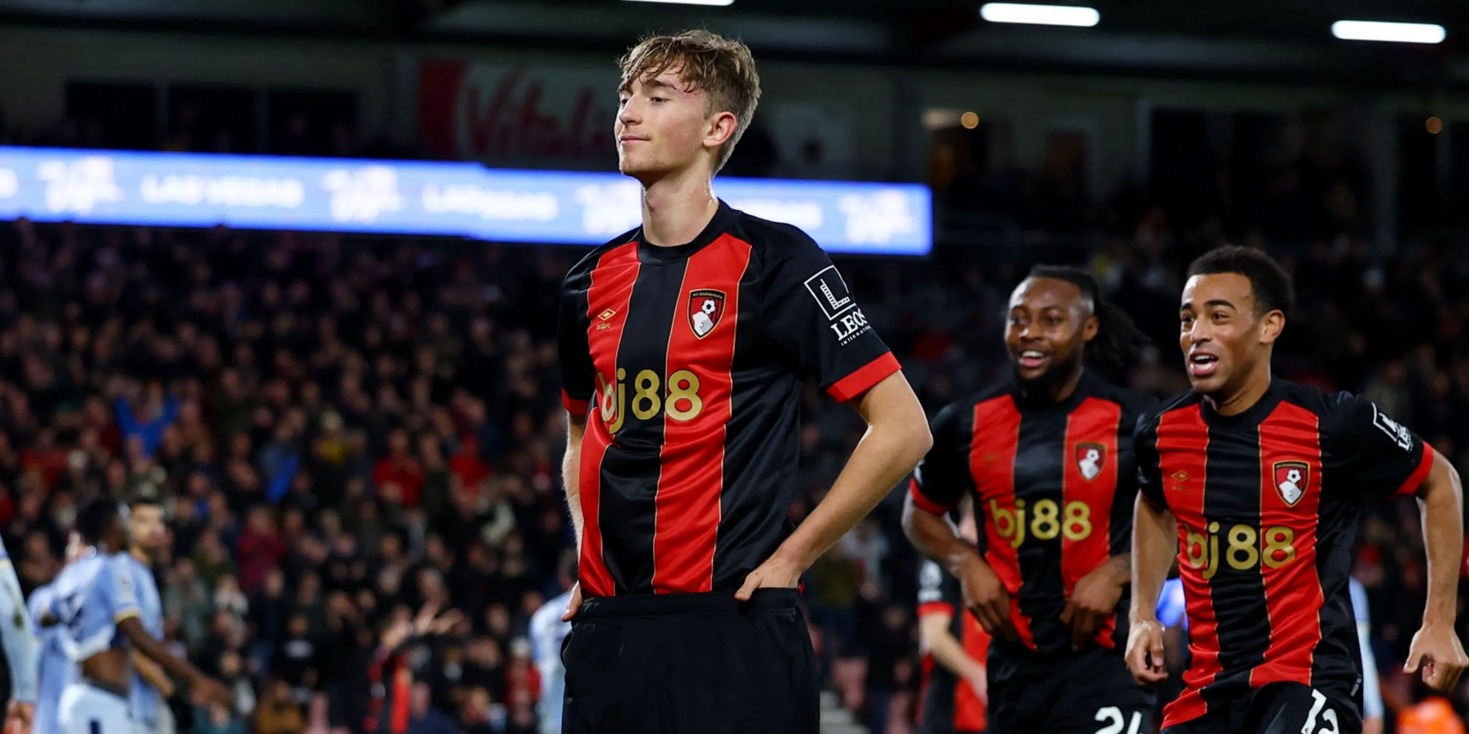 Dean Huijsen thi đấu ấn tượng trong màu áo Bournemouth tại Premier League mùa này