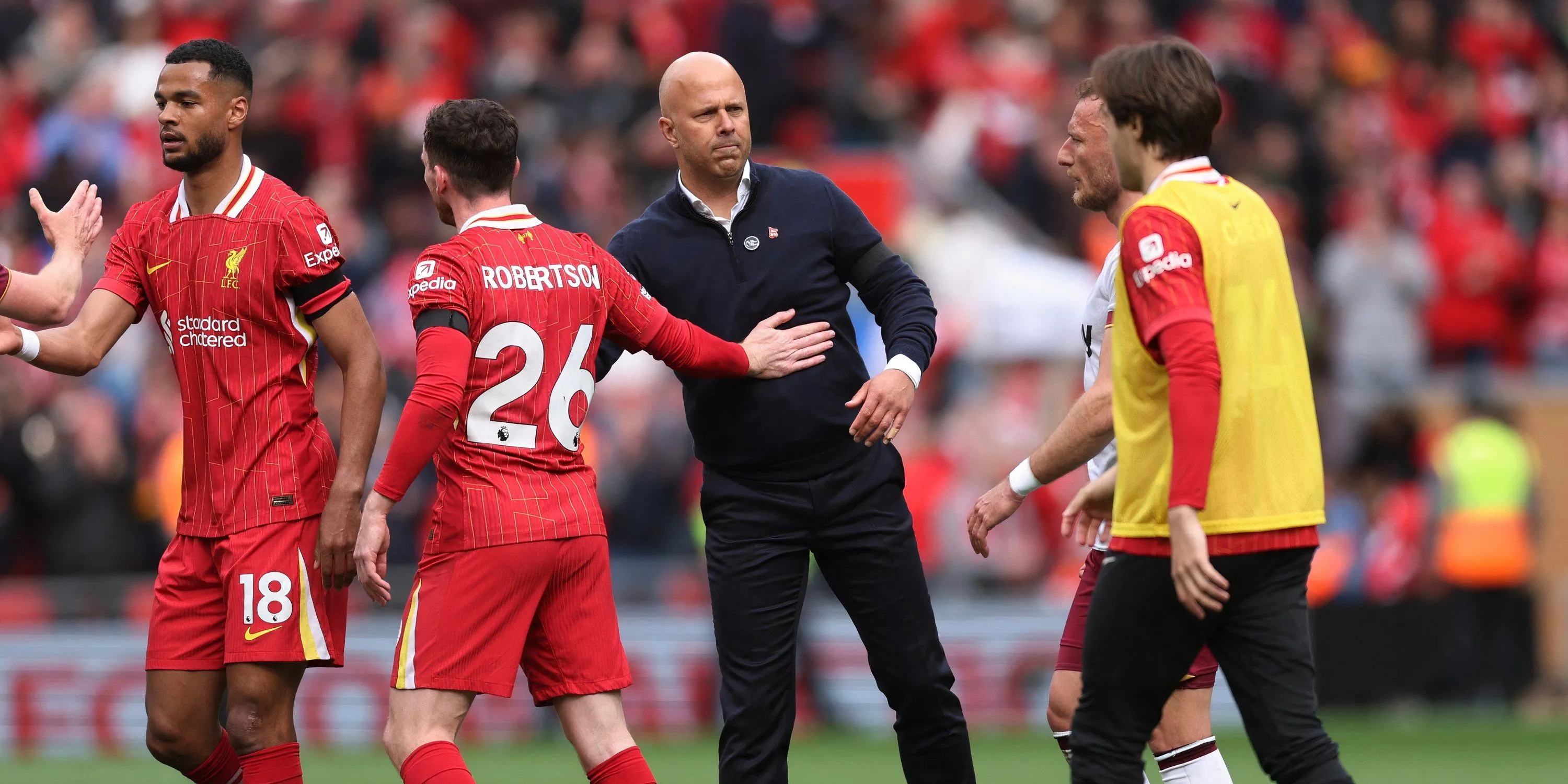 HLV Arne Slot của Liverpool tính toán phương án chuyển nhượng mùa hè