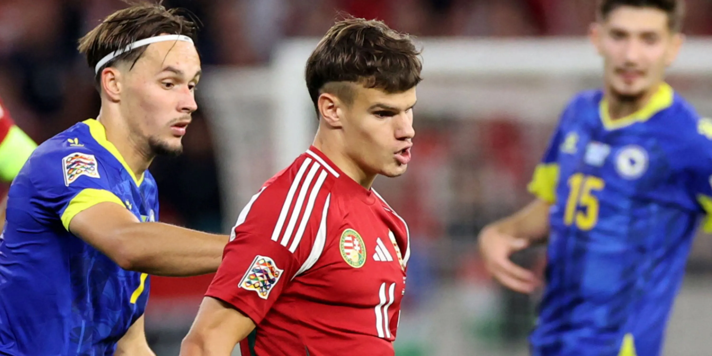 Milos Kerkez ôm Dominik Szoboszlai - mục tiêu chuyển nhượng Liverpool và đồng đội Hungary
