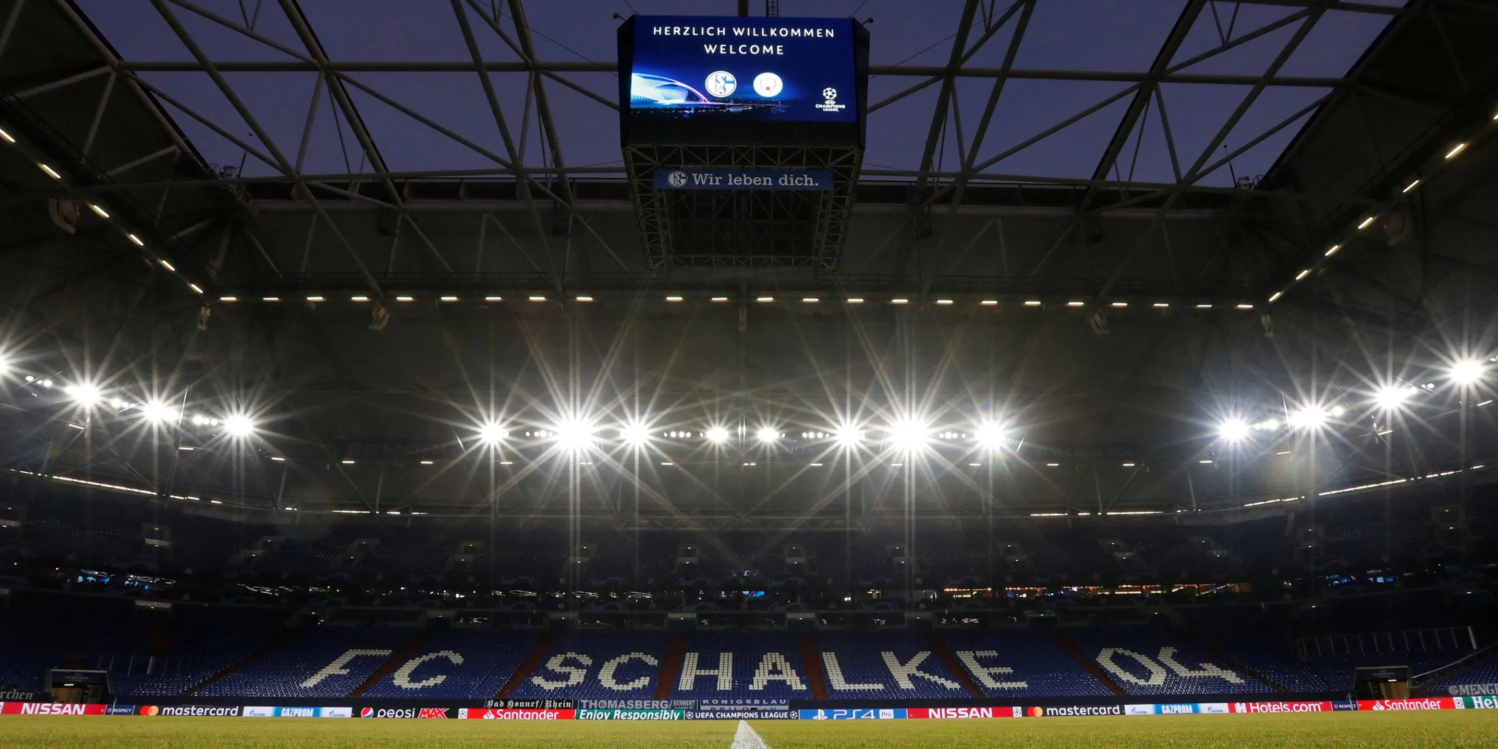 Sân nhà Veltins-Arena của FC Schalke ở Gelsenkirchen