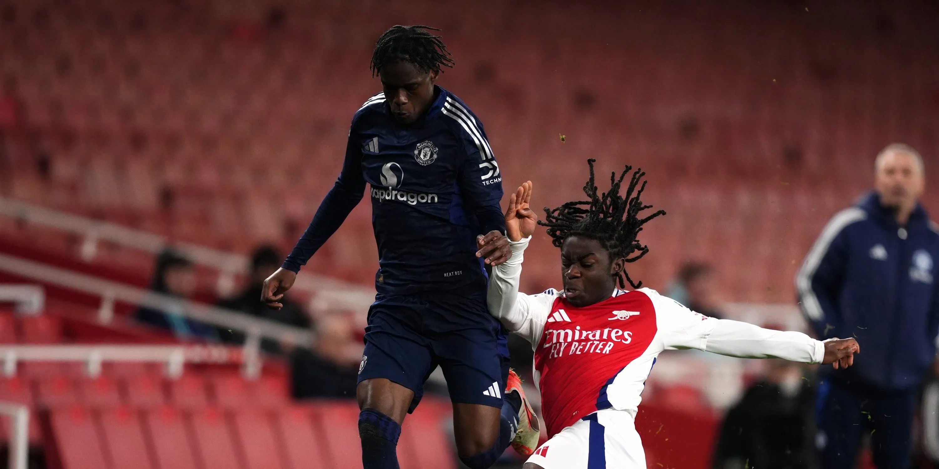Bendito Mantato, tài năng trẻ của Manchester United, trên sân tập