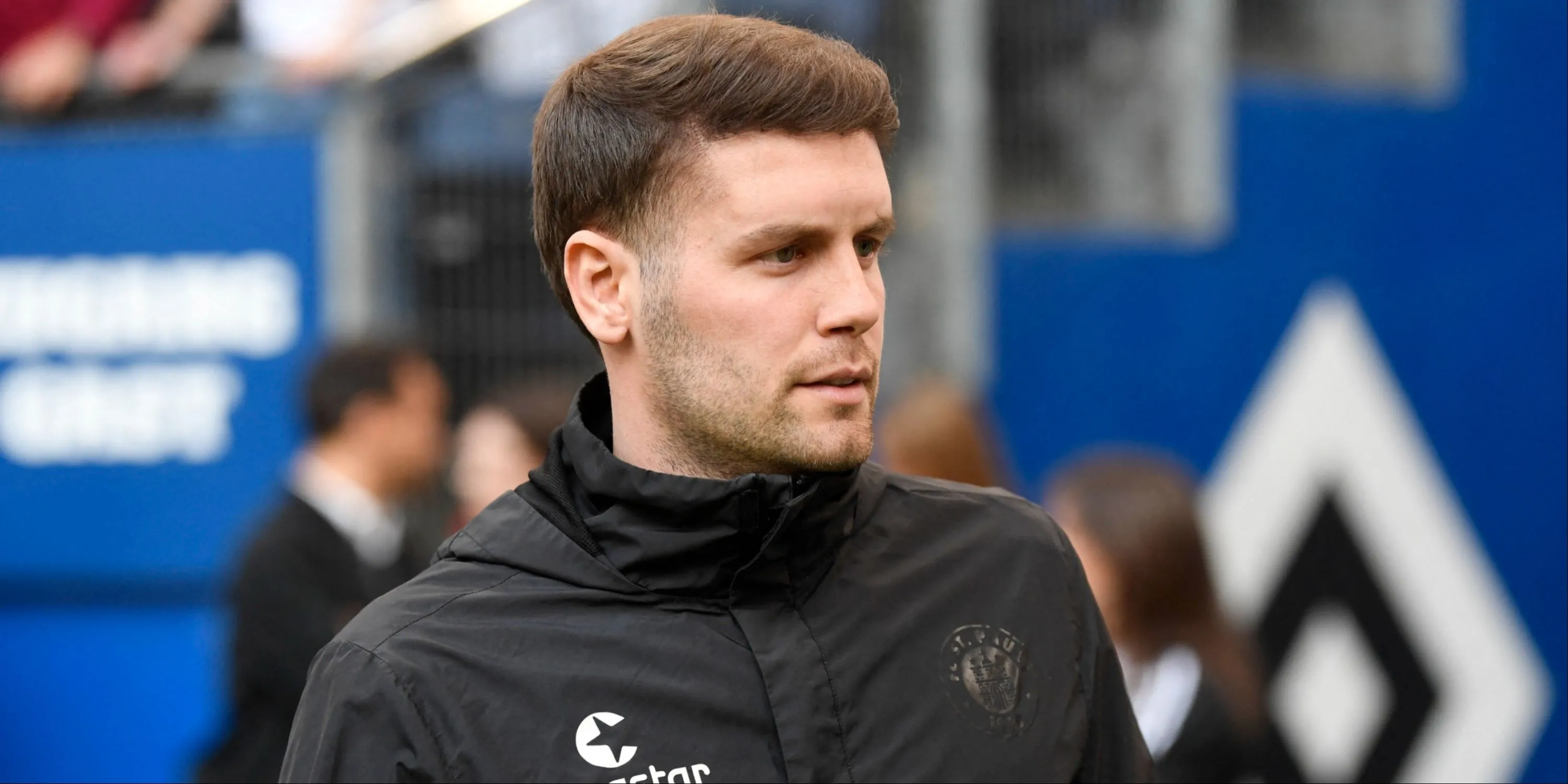 Fabian Hurzeler, HLV trẻ tuổi nhất Premier League, trong trận đấu