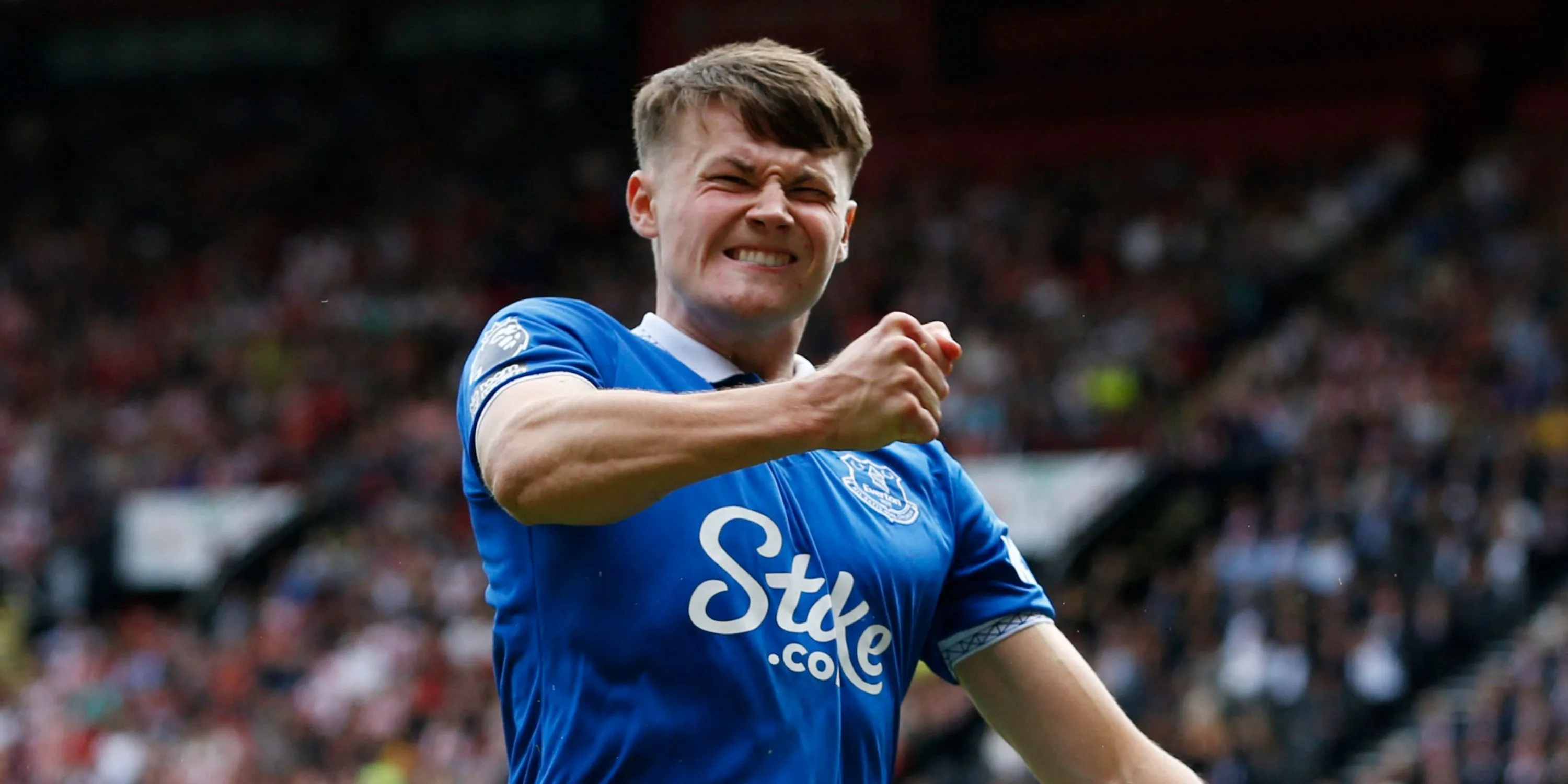Hậu vệ Nathan Patterson của Everton trong trận đấu Premier League dưới thời Sean Dyche