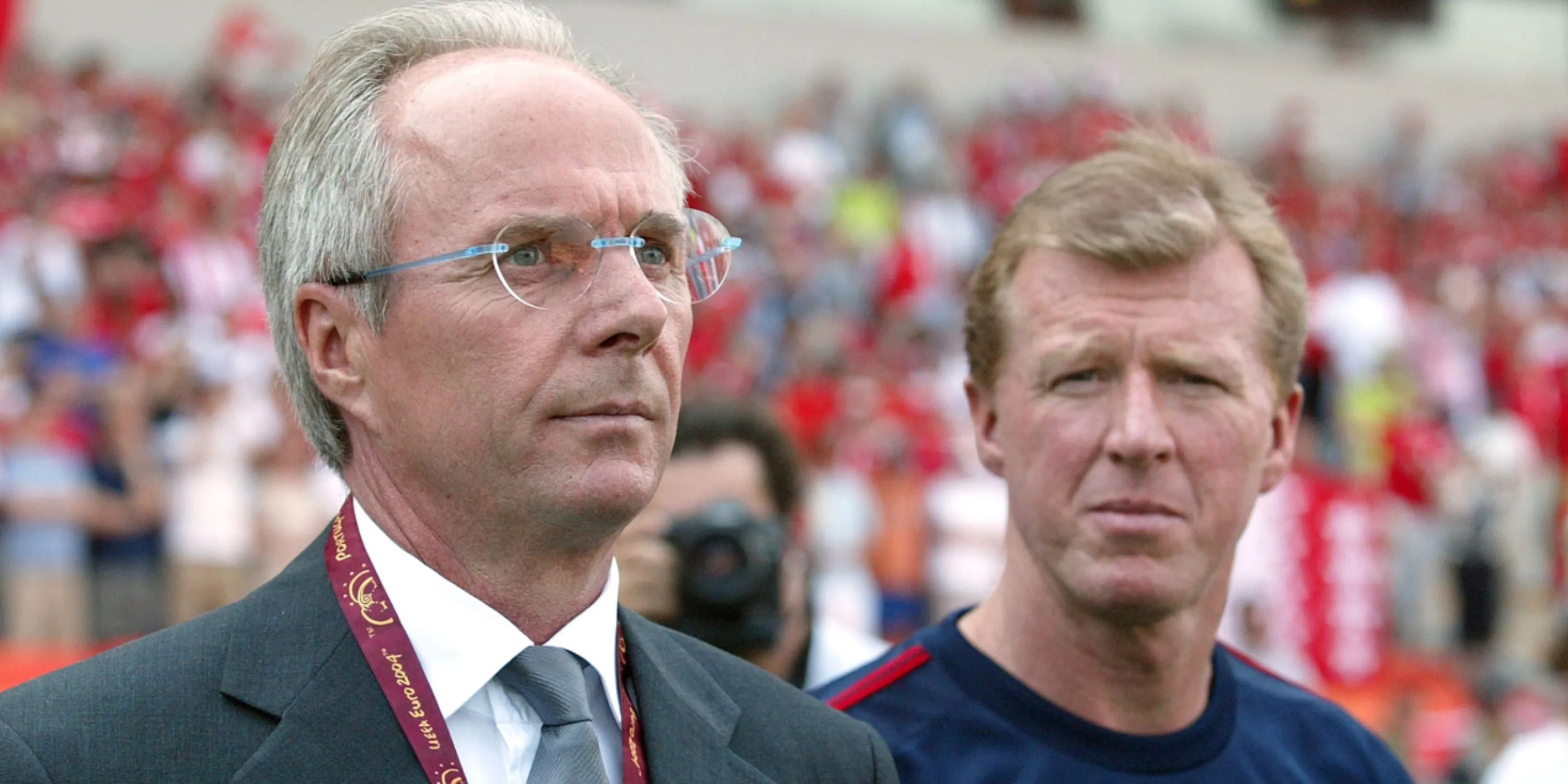 HLV Sven Goran-Eriksson (trái) và Steve McClaren trên băng ghế huấn luyện đội tuyển Anh