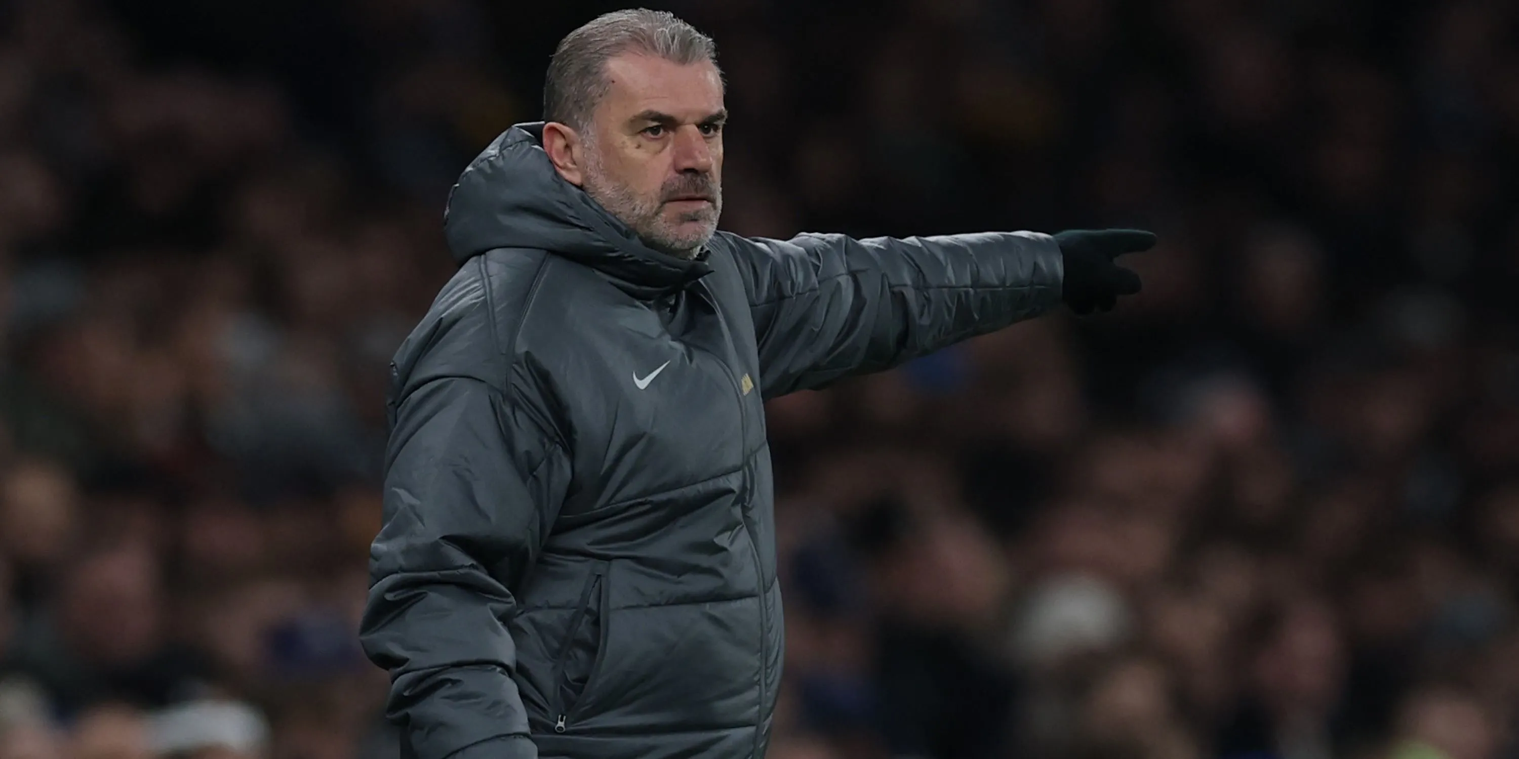 HLV Tottenham Hotspur Ange Postecoglou phản ứng trong trận đấu