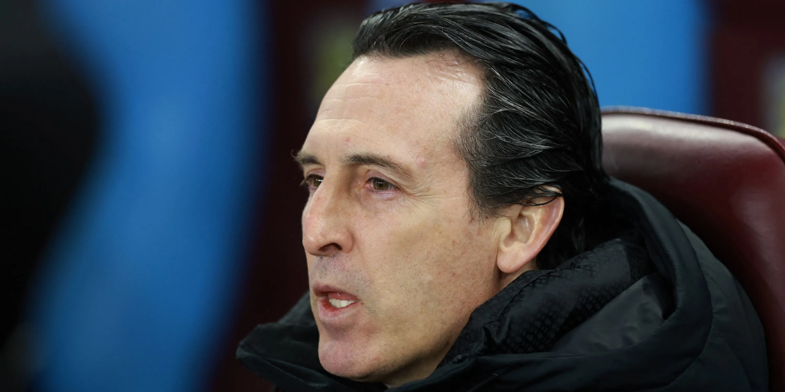 Huấn luyện viên Unai Emery của Aston Villa trước trận đấu