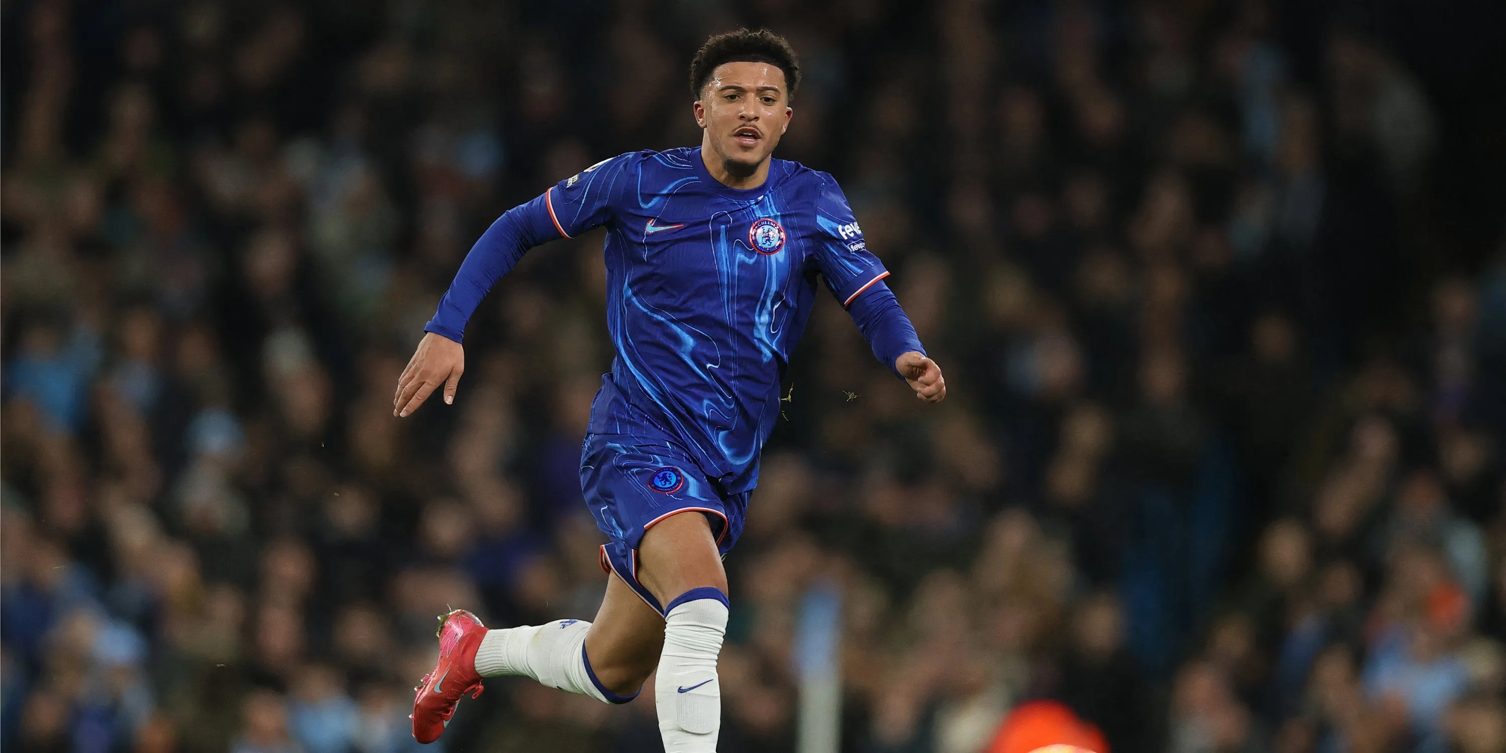 Jadon Sancho thi đấu cho Chelsea