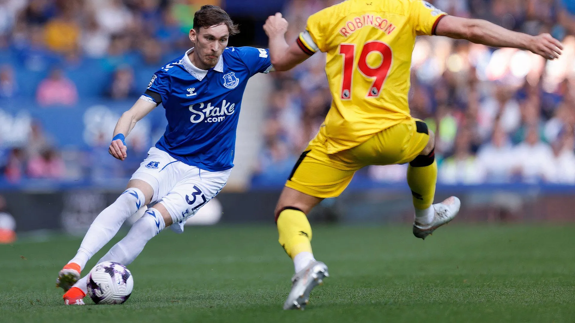 James Garner trong màu áo Everton thi đấu tại Premier League