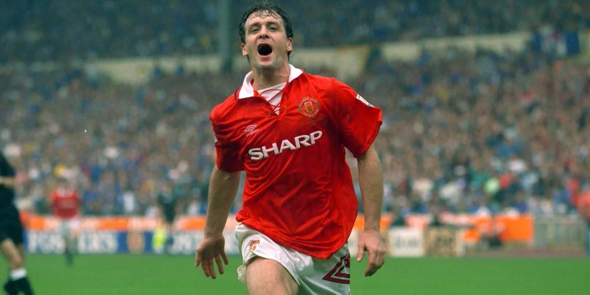 Mark Hughes trong màu áo Manchester United