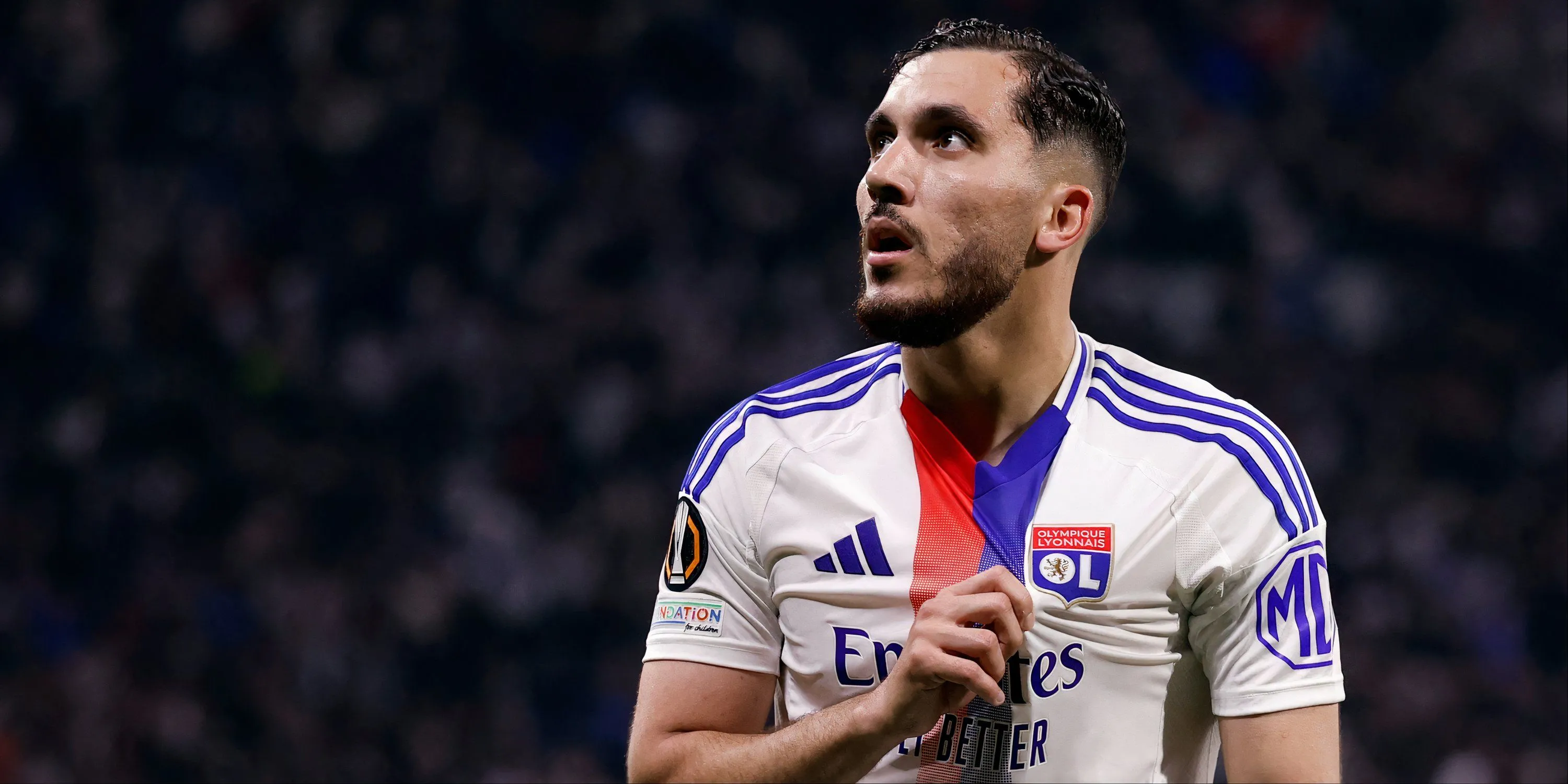 Rayan Cherki trong màu áo Lyon, mục tiêu chuyển nhượng của Manchester United
