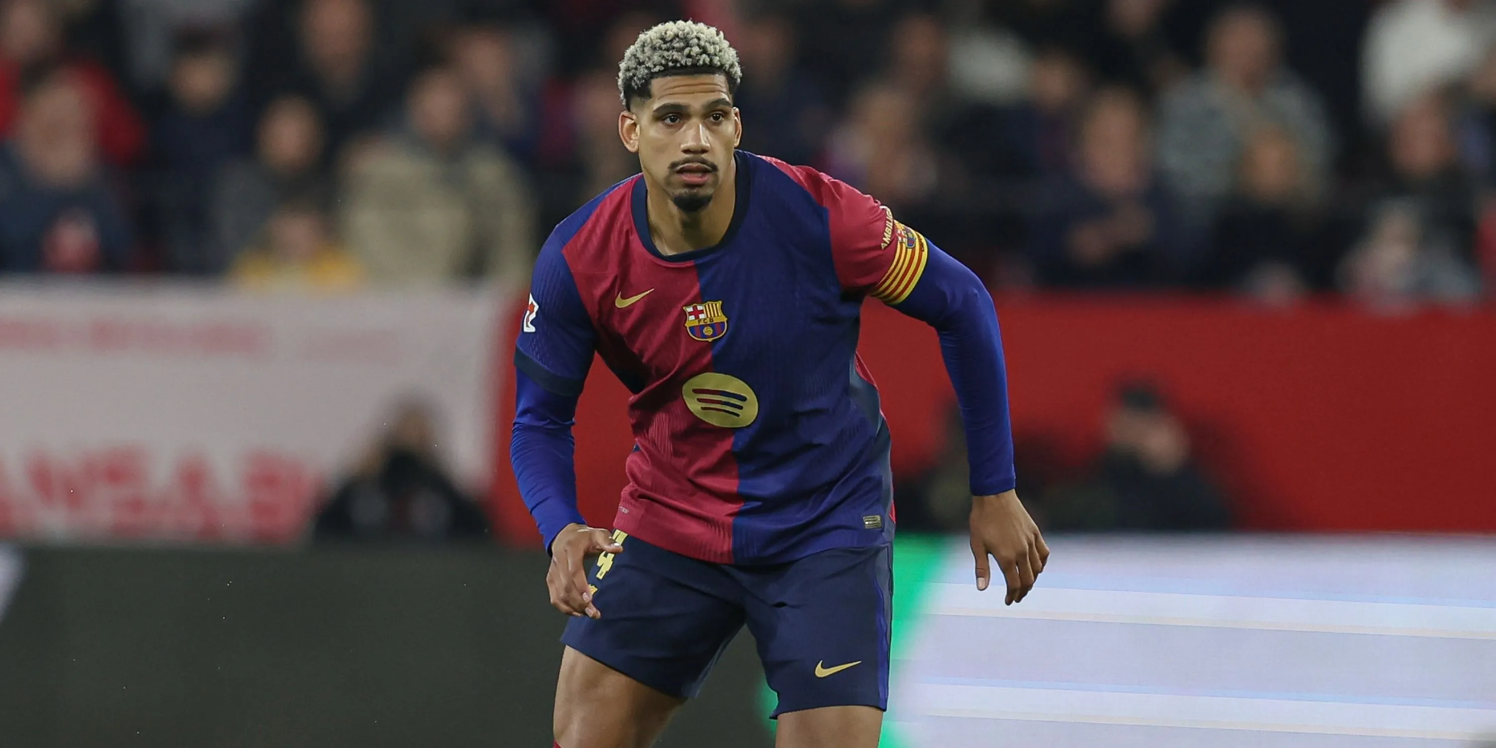 Ronald Araujo đang thi đấu cho Barcelona tại La Liga