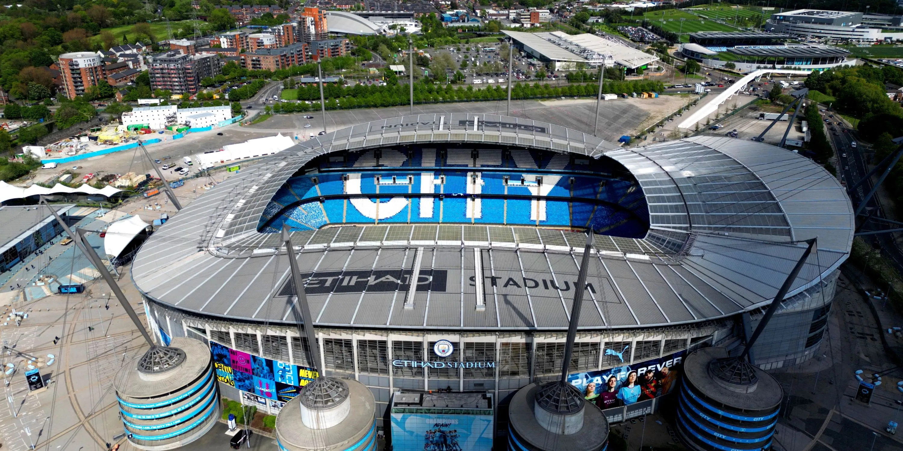 Sân vận động Etihad của Man City mừng chức vô địch Premier League