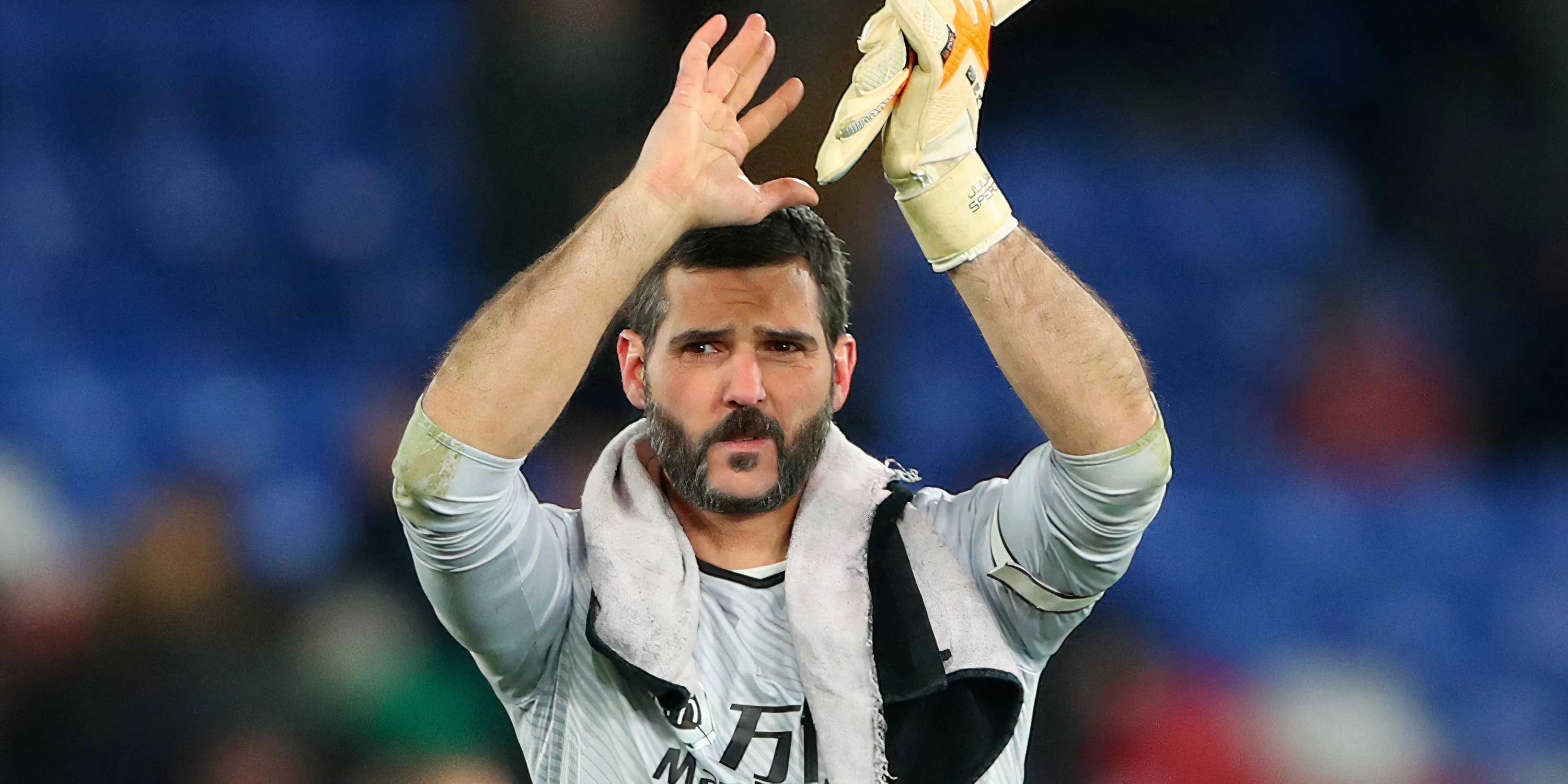 Thủ môn Julian Speroni đang thi đấu cho Crystal Palace