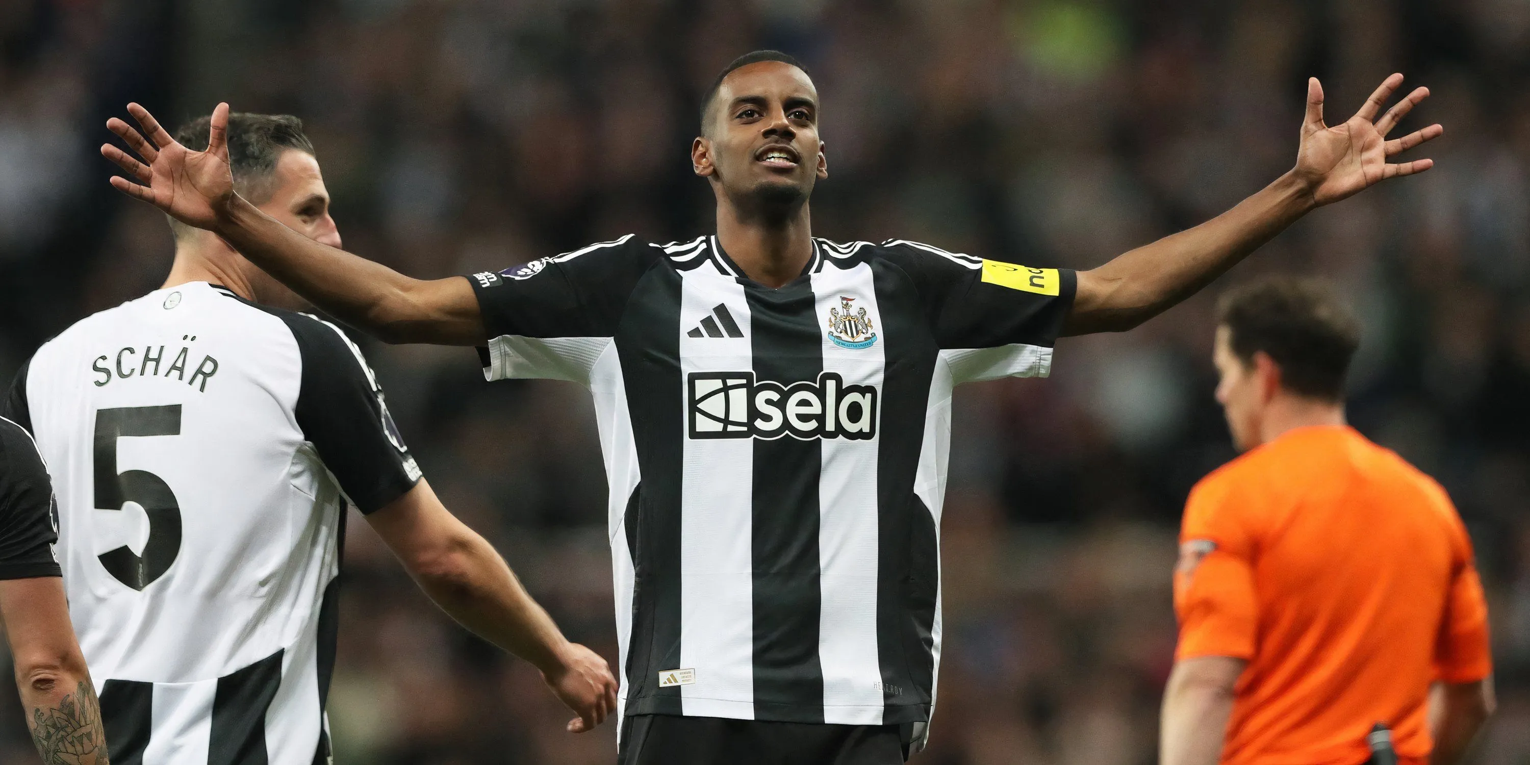 Tiền đạo Alexander Isak ăn mừng bàn thắng cho Newcastle United tại Premier League
