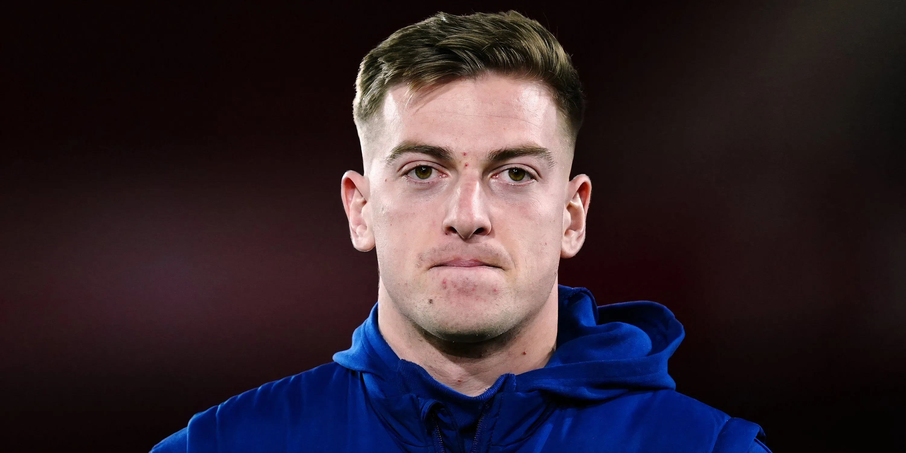 Tiền đạo Liam Delap của Ipswich Town trong buổi khởi động trước trận đấu
