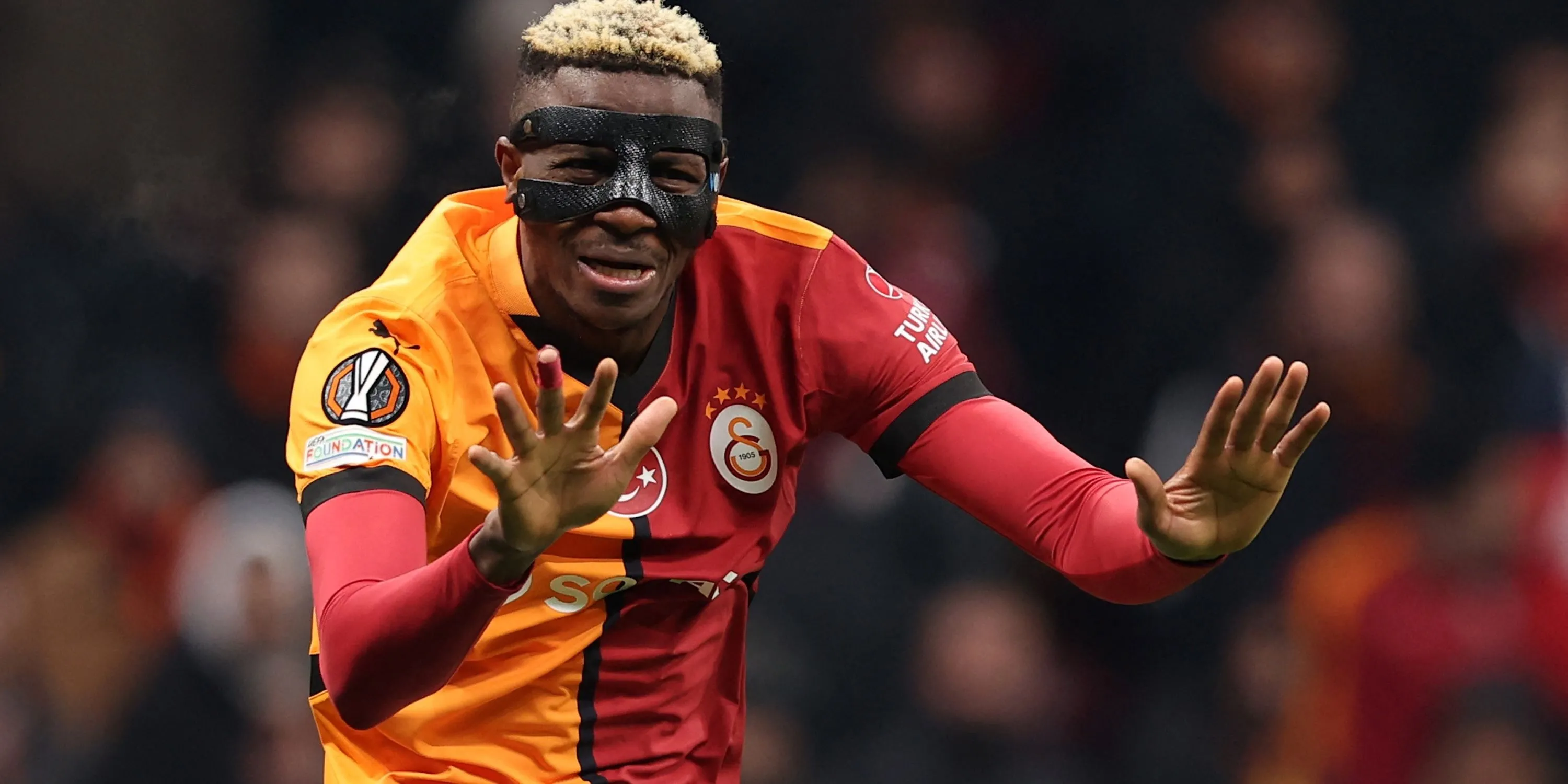 Tiền đạo Victor Osimhen trong màu áo Napoli, cầu thủ được Chelsea quan tâm.