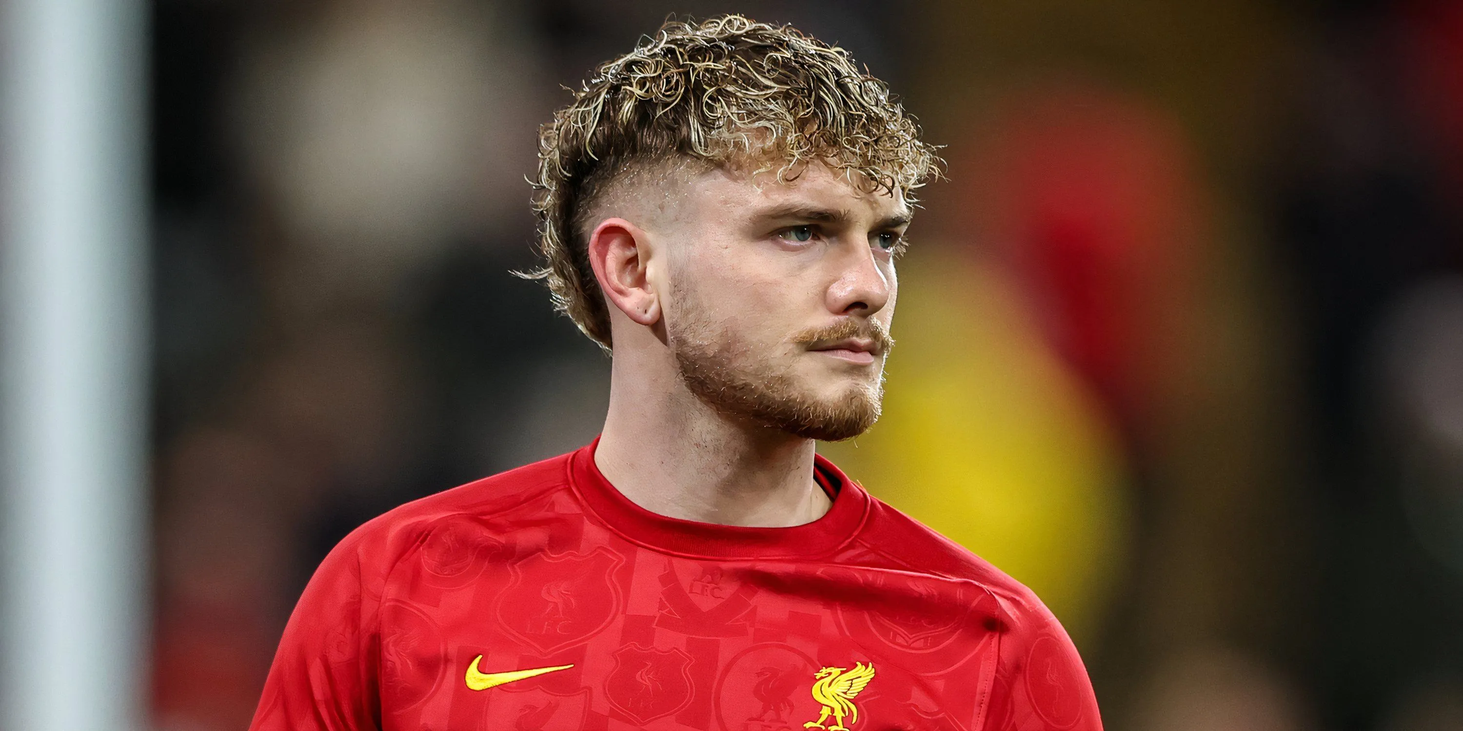 Tiền vệ Harvey Elliott khởi động cùng đồng đội Liverpool