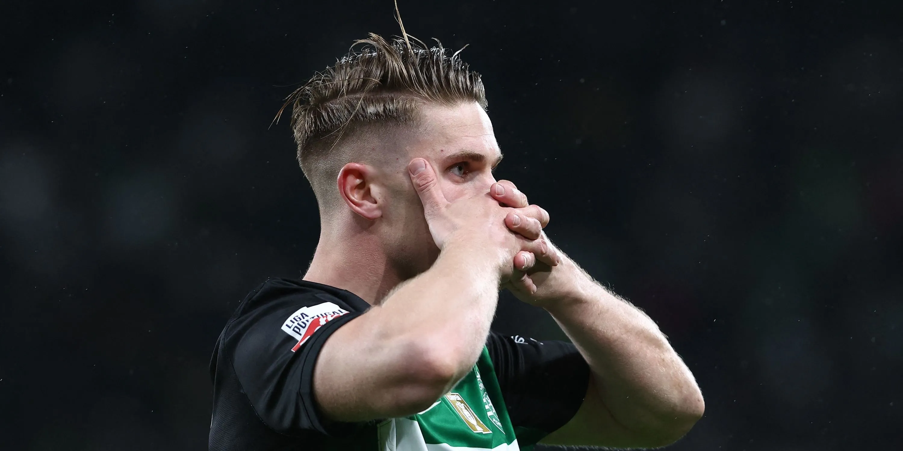 Viktor Gyokeres ăn mừng bàn thắng cho Sporting CP