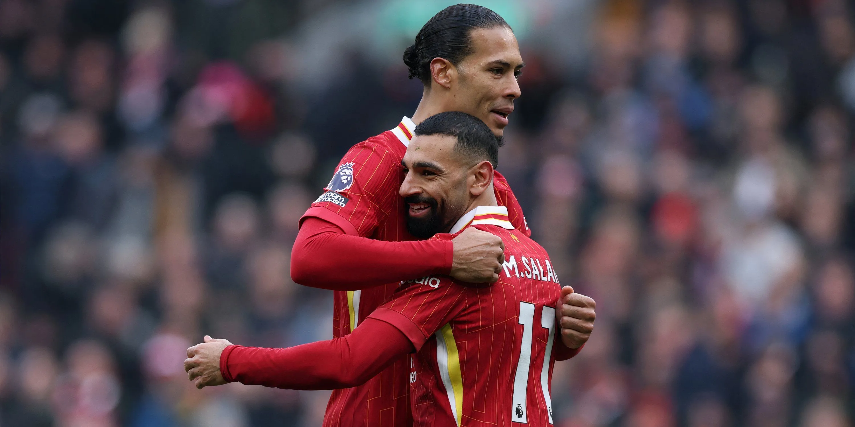 Virgil van Dijk và Mohamed Salah gia hạn hợp đồng với Liverpool