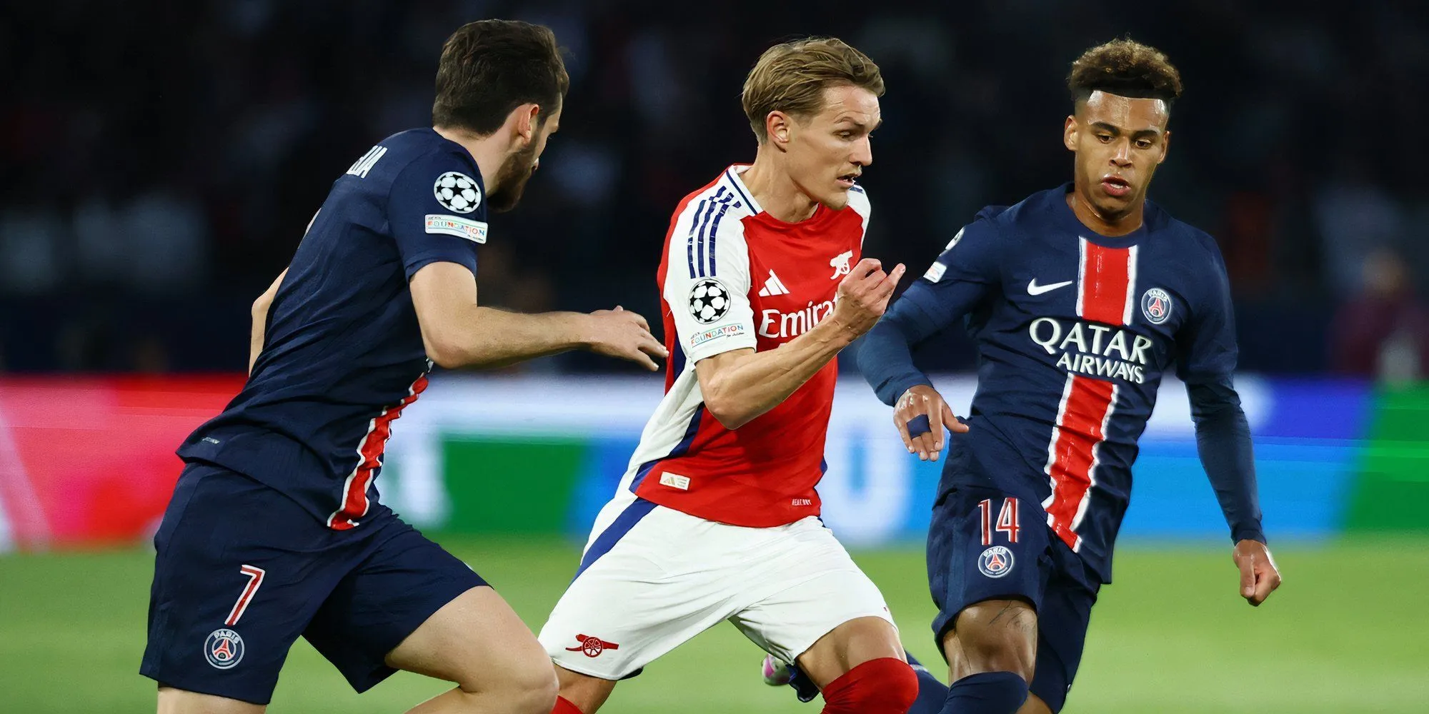Arsenal đối đầu PSG tại Champions League