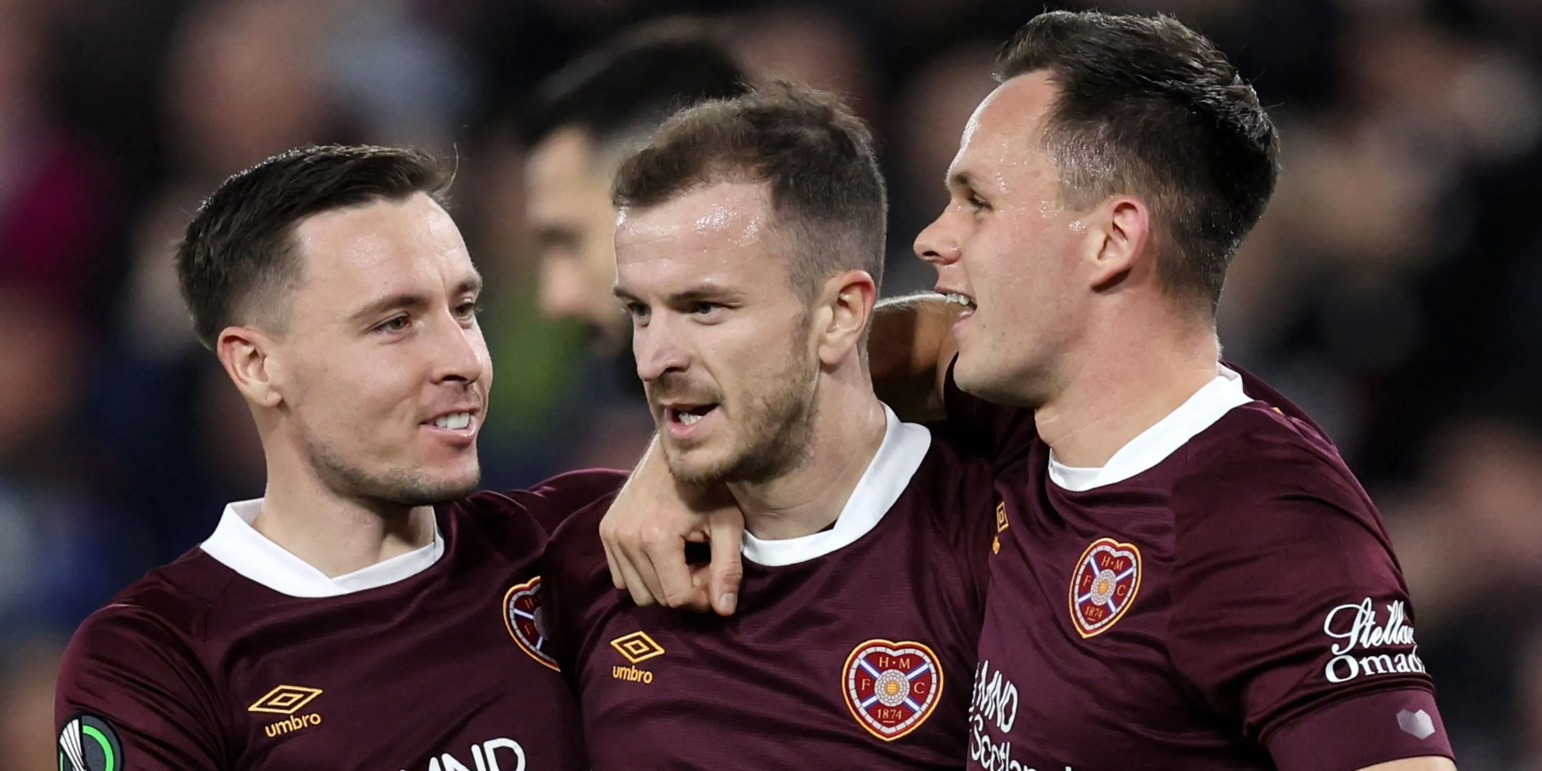 Các cầu thủ Hearts ăn mừng tại Europa Conference League