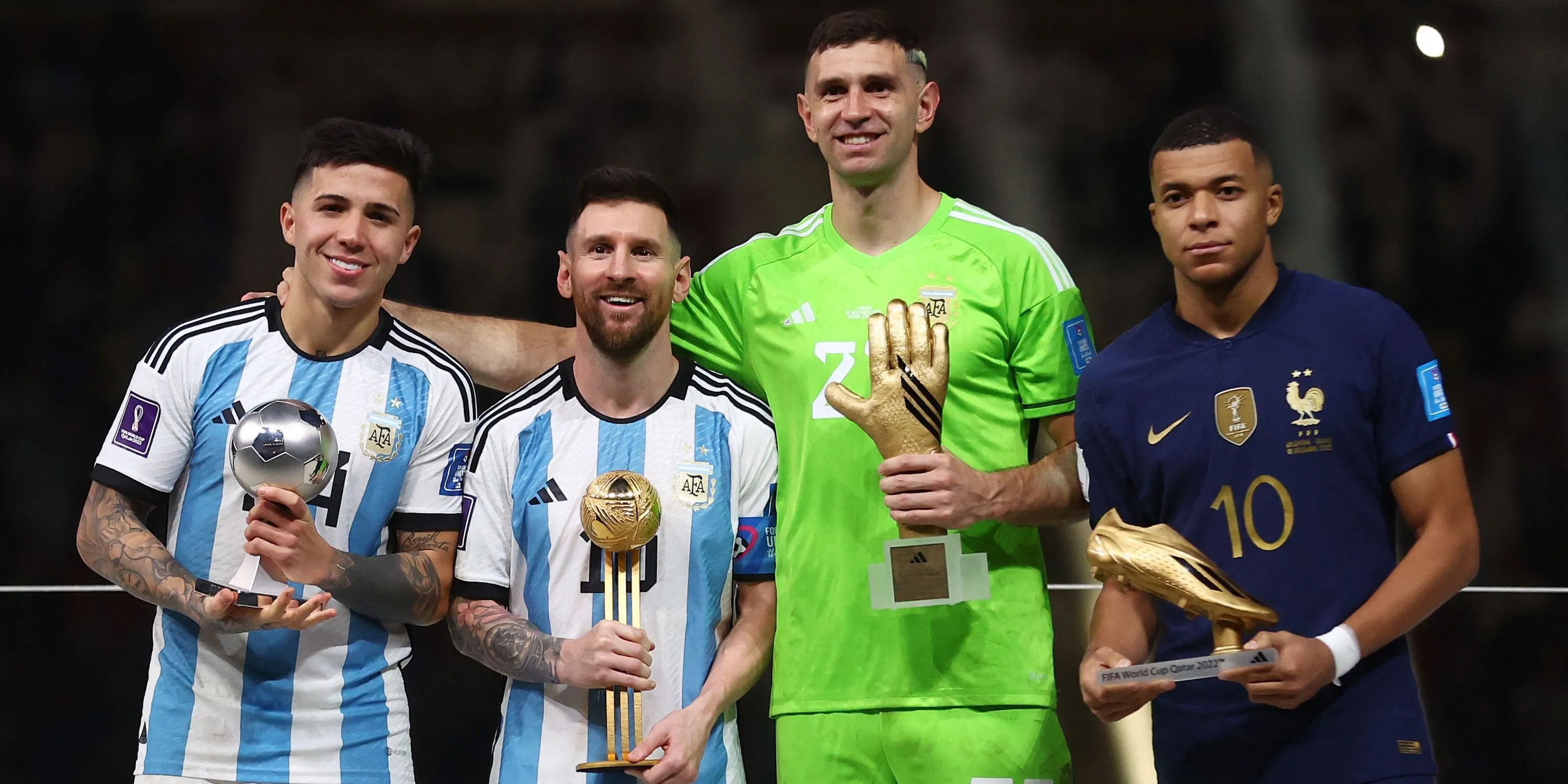 Emiliano Martinez nhận giải Găng tay vàng World Cup 2022 cùng Messi, Mbappe, Enzo Fernandez