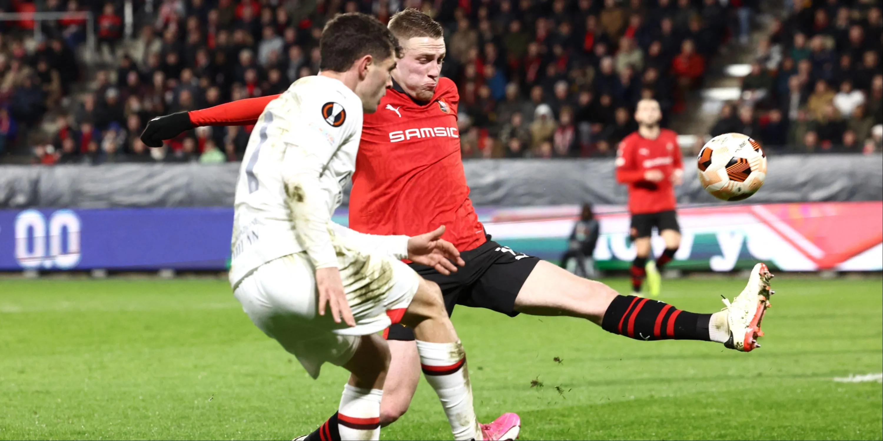 Hậu vệ Adrien Truffert của Rennes, mục tiêu chuyển nhượng của Aston Villa.