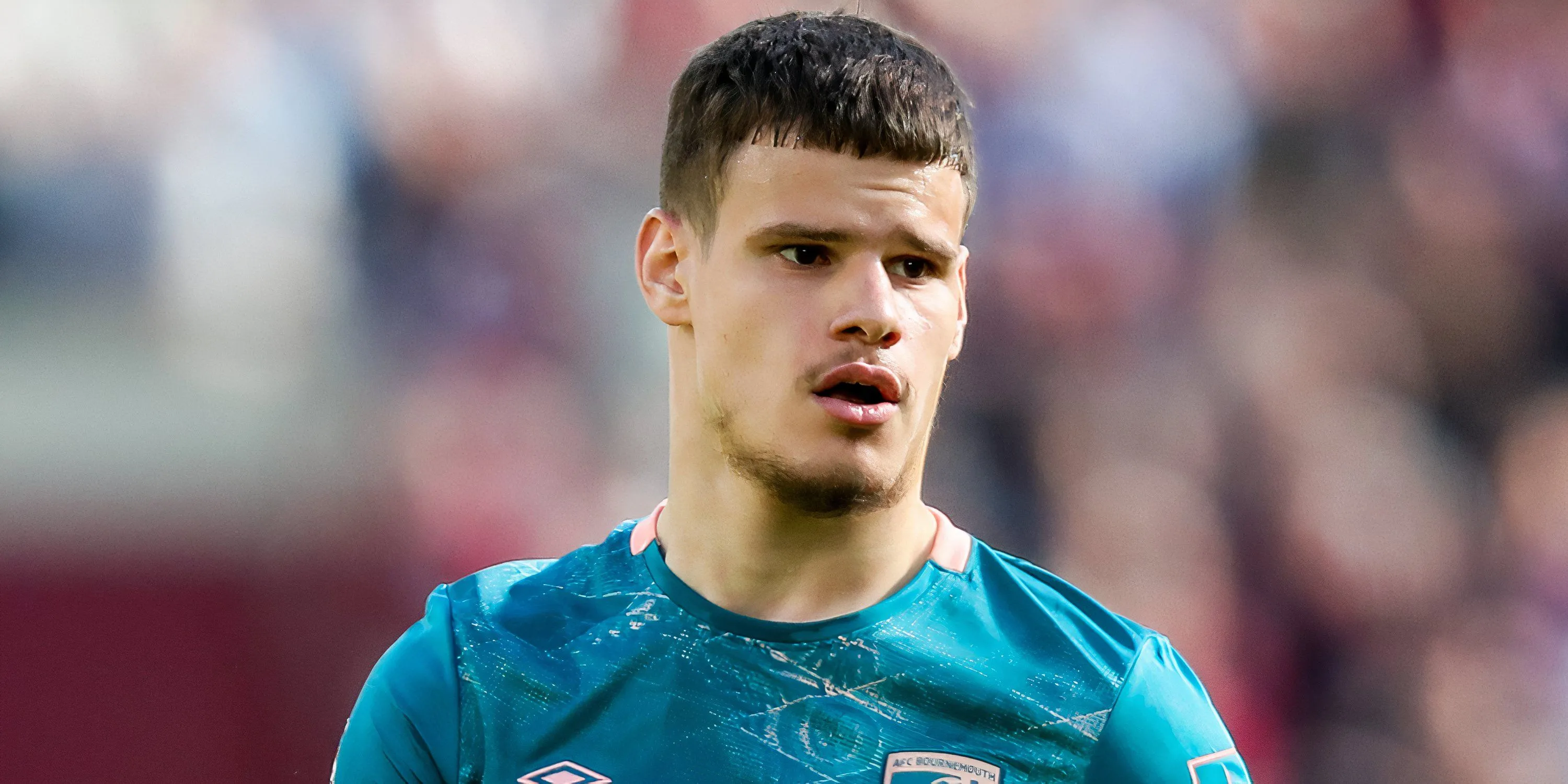 Milos Kerkez trong màu áo Bournemouth