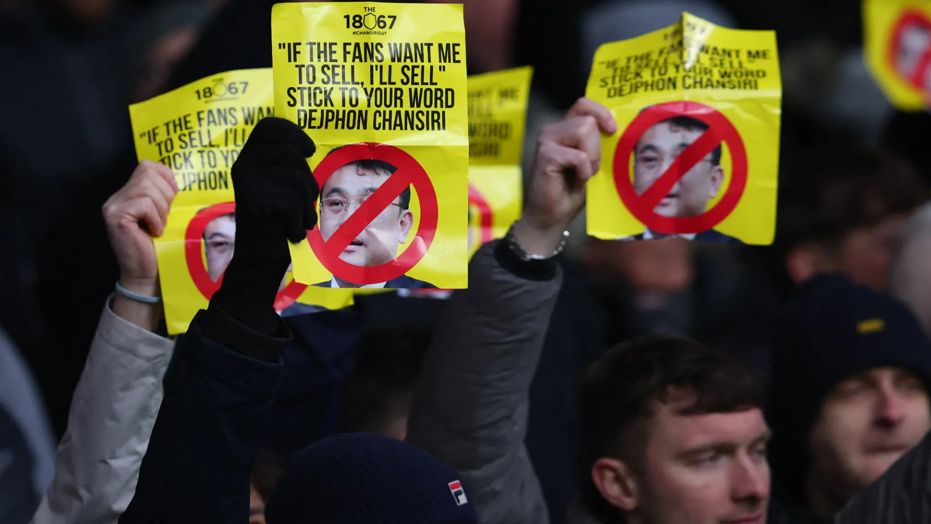 Người hâm mộ Sheffield Wednesday biểu tình phản đối chủ sở hữu