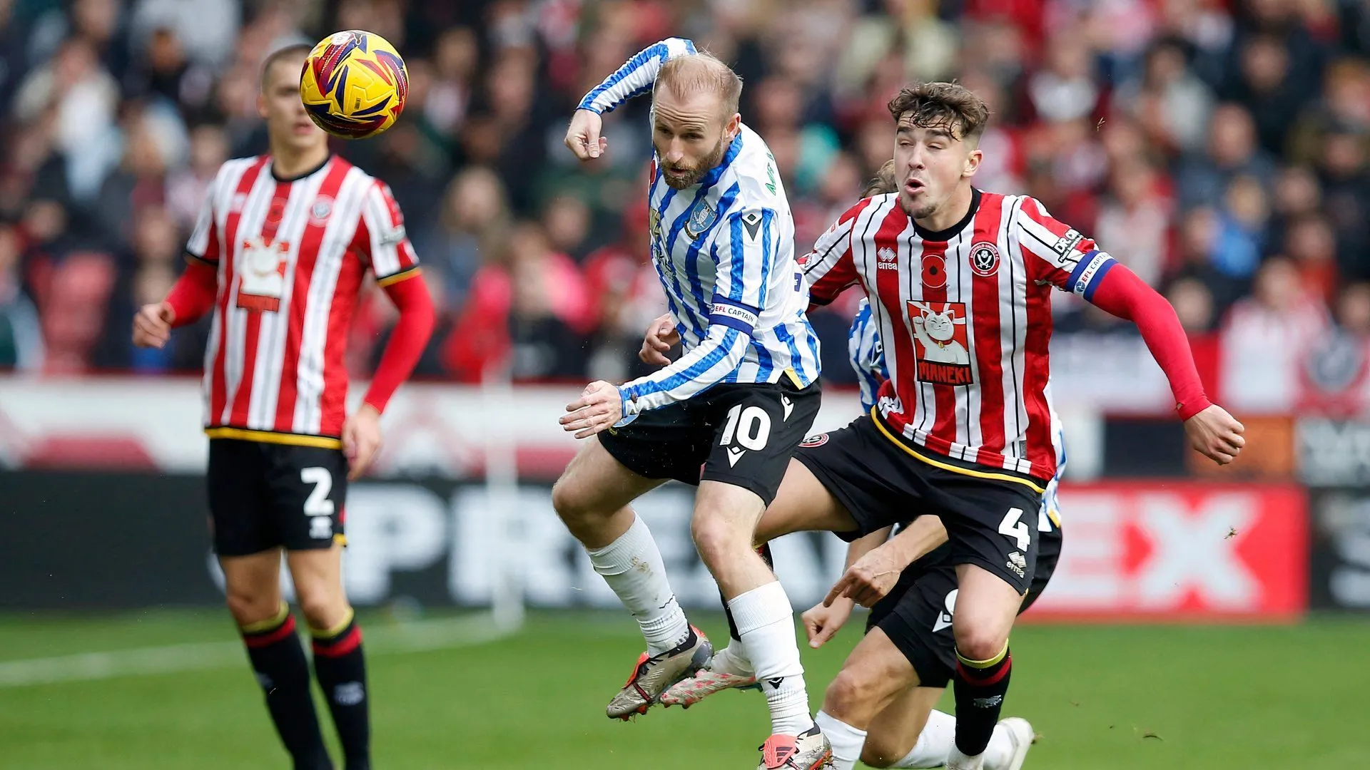 Tiền vệ Ollie Arblaster của Sheffield United thi đấu