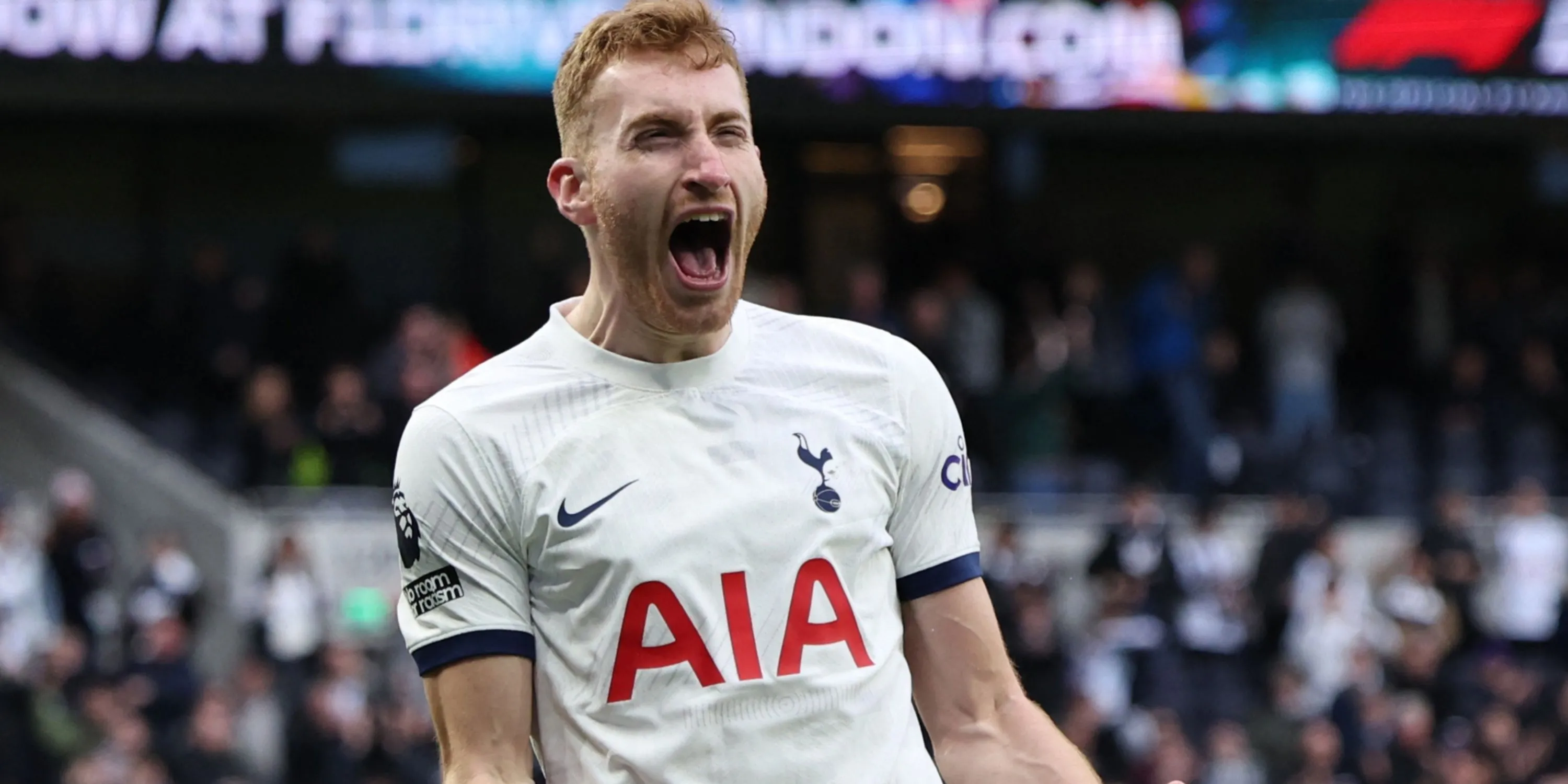 Tiền vệ tấn công Dejan Kulusevski ăn mừng cùng Tottenham
