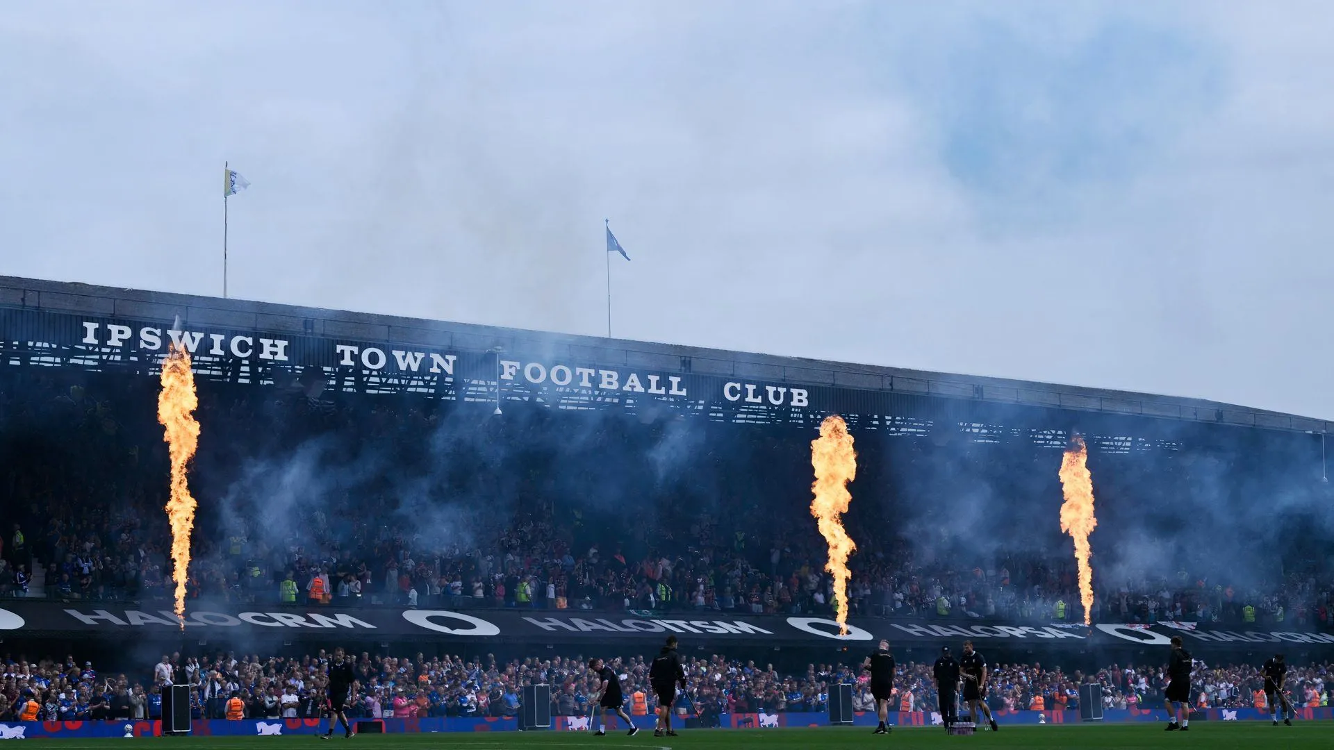 Toàn cảnh sân vận động Portman Road, sân nhà của Ipswich Town