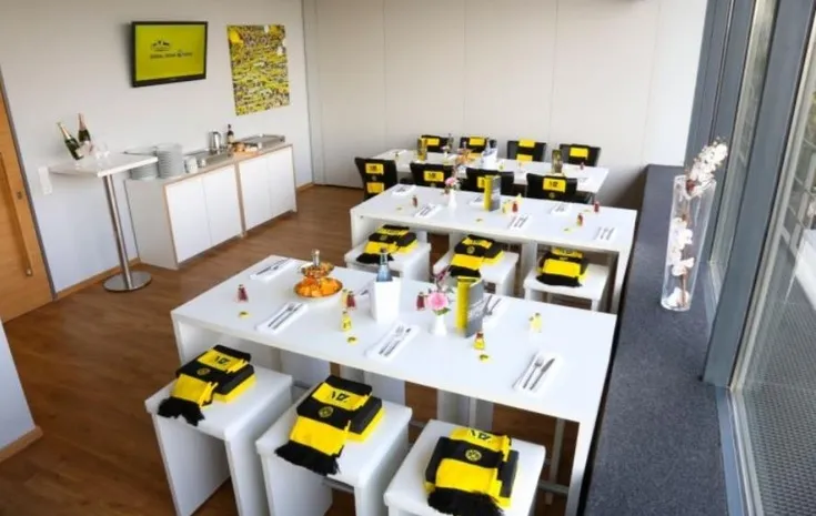 Dịch vụ tiếp đón khách VIP tại sân Signal Iduna Park, Dortmund