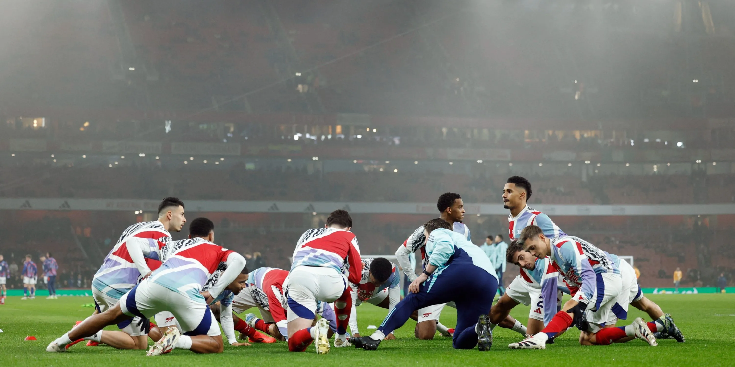Đội hình Arsenal trong một trận đấu tại Premier League, minh họa cho sự đầu tư mạnh mẽ của câu lạc bộ trên thị trường chuyển nhượng.
