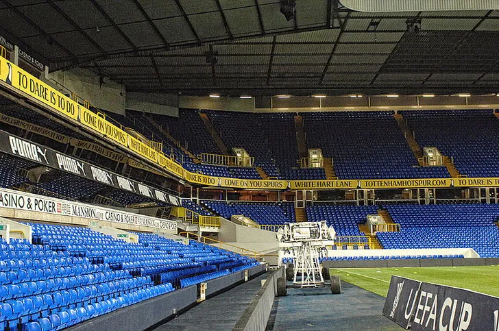 Góc nhìn cận cảnh một khán đài tại sân White Hart Lane