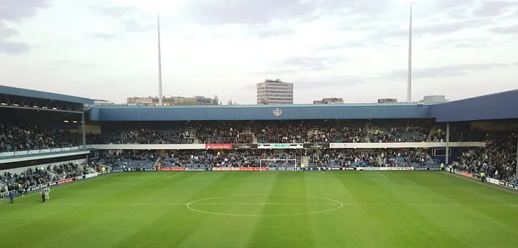 Hình ảnh tổng thể sân vận động Loftus Road