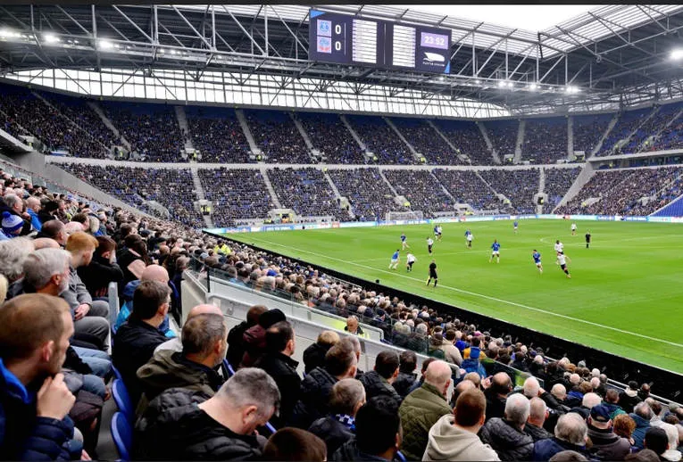 Hình ảnh trận đấu khai màn của đội trẻ Everton tại Sân vận động Hill Dickinson