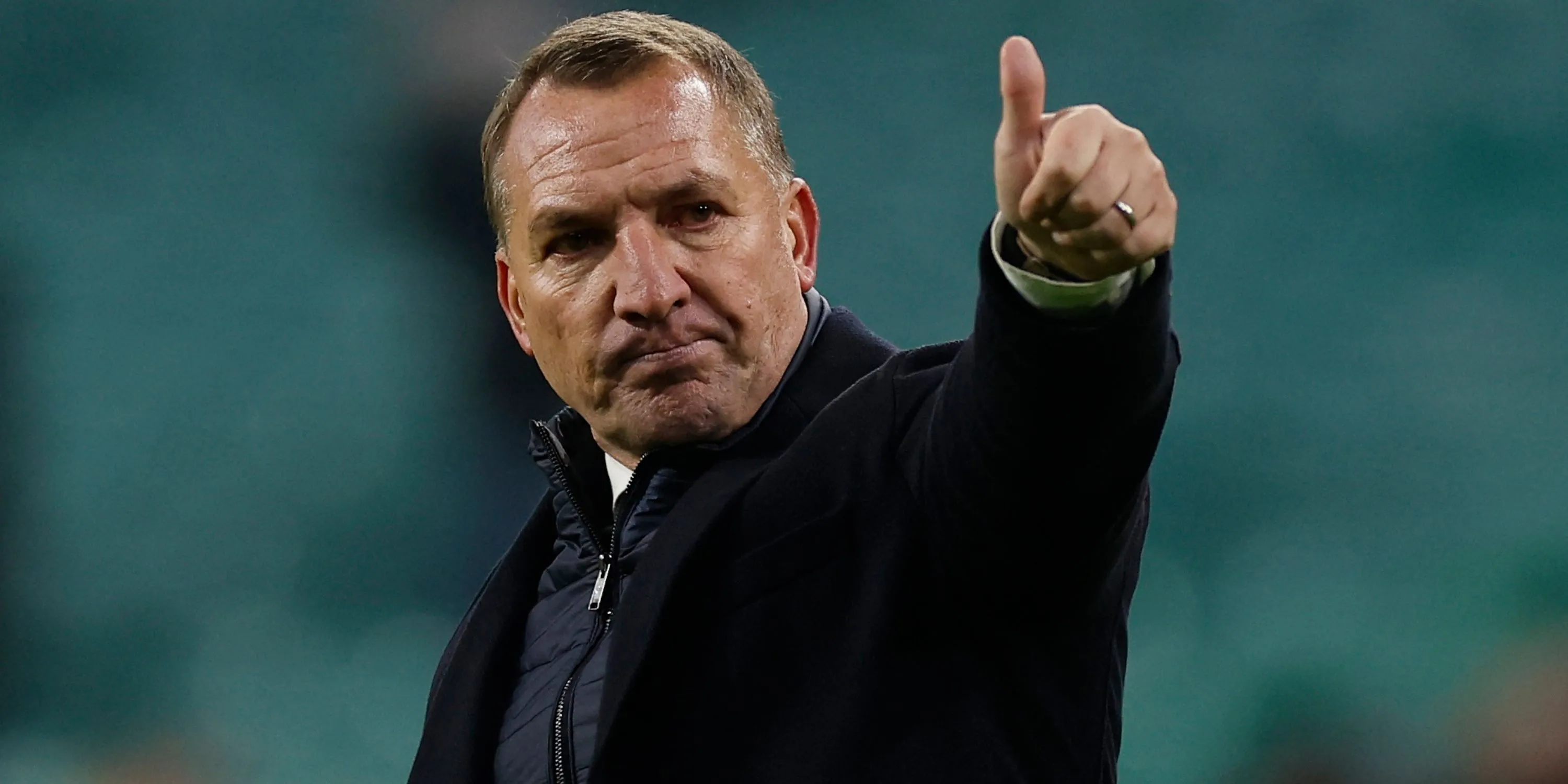 HLV Brendan Rodgers chỉ đạo chiến thuật trên sân tập của Celtic