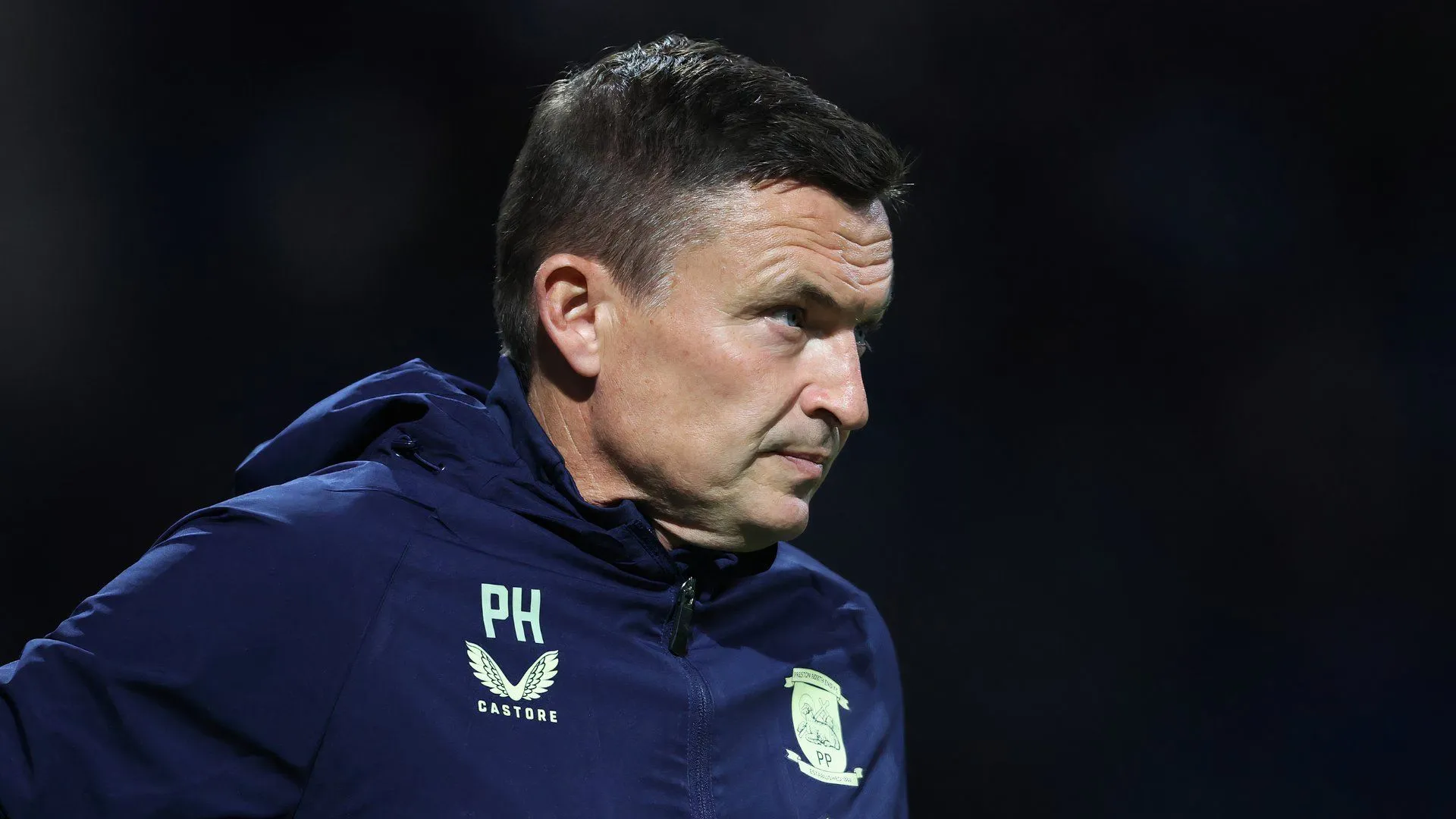 HLV Paul Heckingbottom của Preston North End đang chỉ đạo