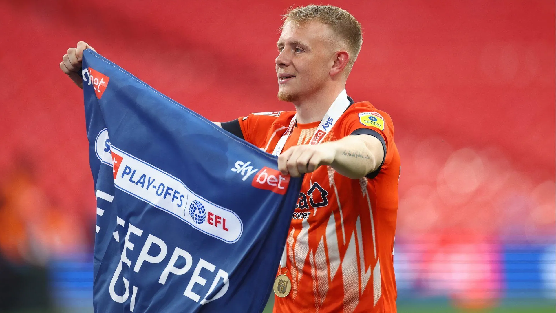 Joe Taylor thi đấu cho Huddersfield Town
