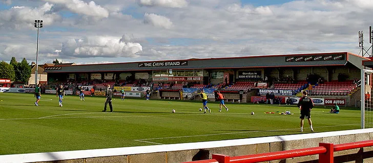 Khán đài Carling Stand tại sân Victoria Road