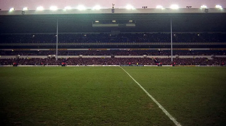 Khán đài chính của Tottenham Hotspur vào năm 1991
