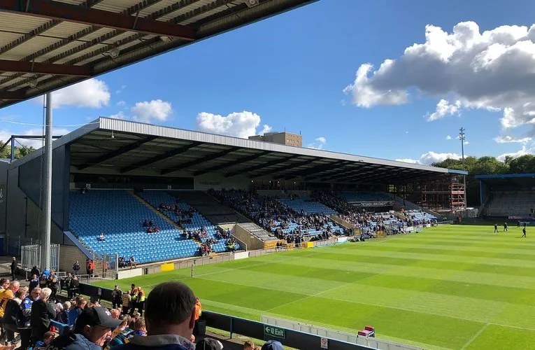Khán đài chính East Stand với các tiện ích hiện đại tại The Shay