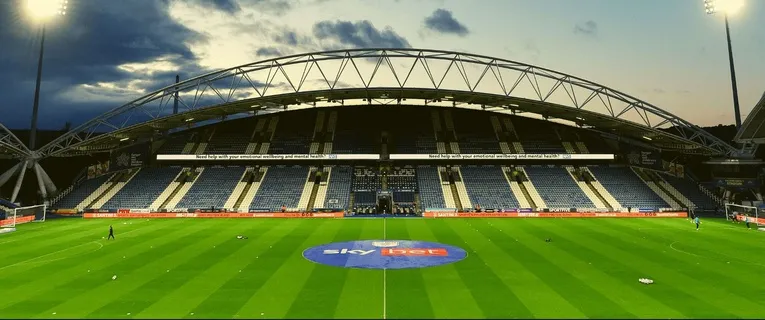 Khán đài chính John Smith's Stadium của Huddersfield Town