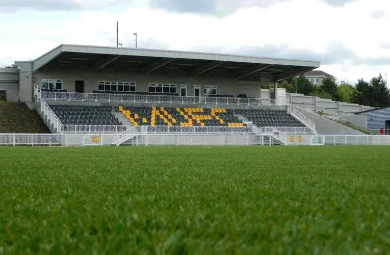 Khán đài chính Main Stand tại Gallagher Stadium, sân nhà Maidstone United