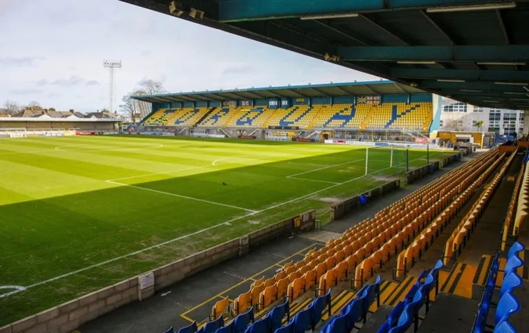 Khán đài chính sân Plainmoor