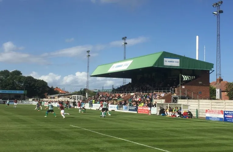 Khán đài Port of Blyth tại sân Croft Park, khu vực có chỗ ngồi chính